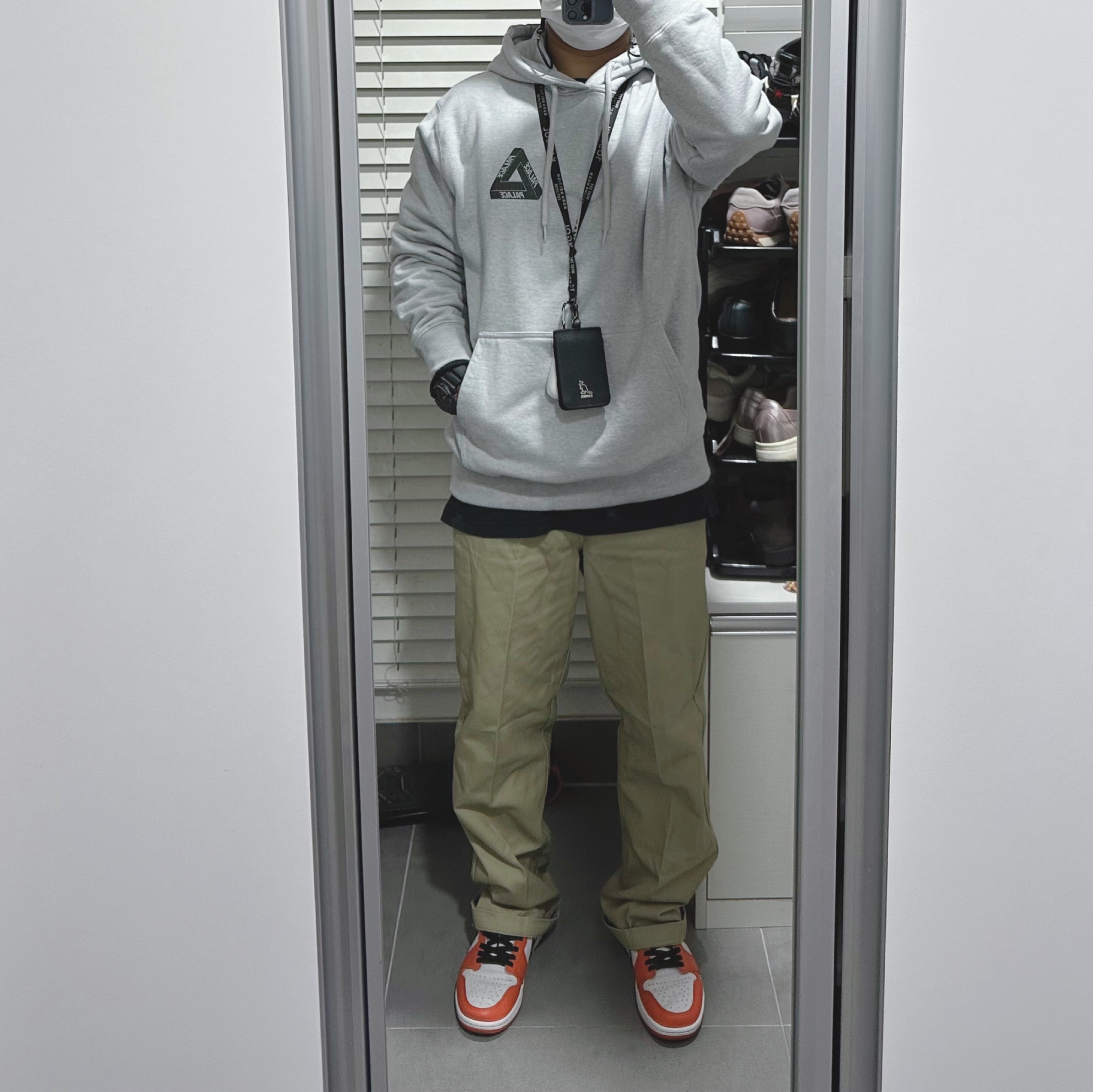 Jordan 1 Low OG Starfish, Palace Tri-Mesh Hood Grey Marl - 22SS 착용 스타일 - 1