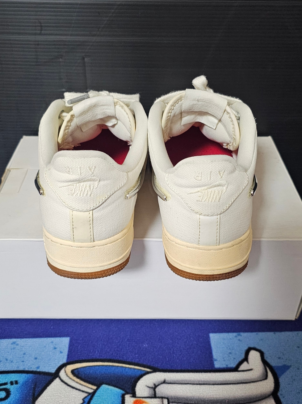 Nike x Travis Scott Air Force 1 Low Sail 착용 스타일 - 4
