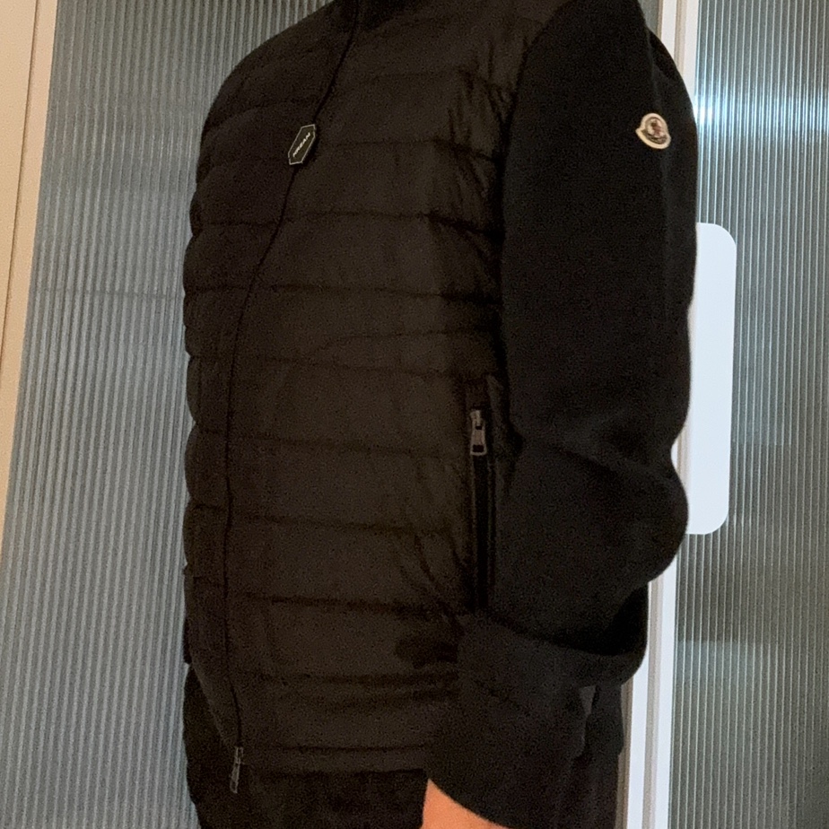 Stone Island 40324 Packable Loom Woven Chambers R-Nylon Down-TC Jacket Black - 23FW, Stone Island 41926 3L Gore-Tex Hooded Down Jacket Black - 22FW 착용 스타일 - 2