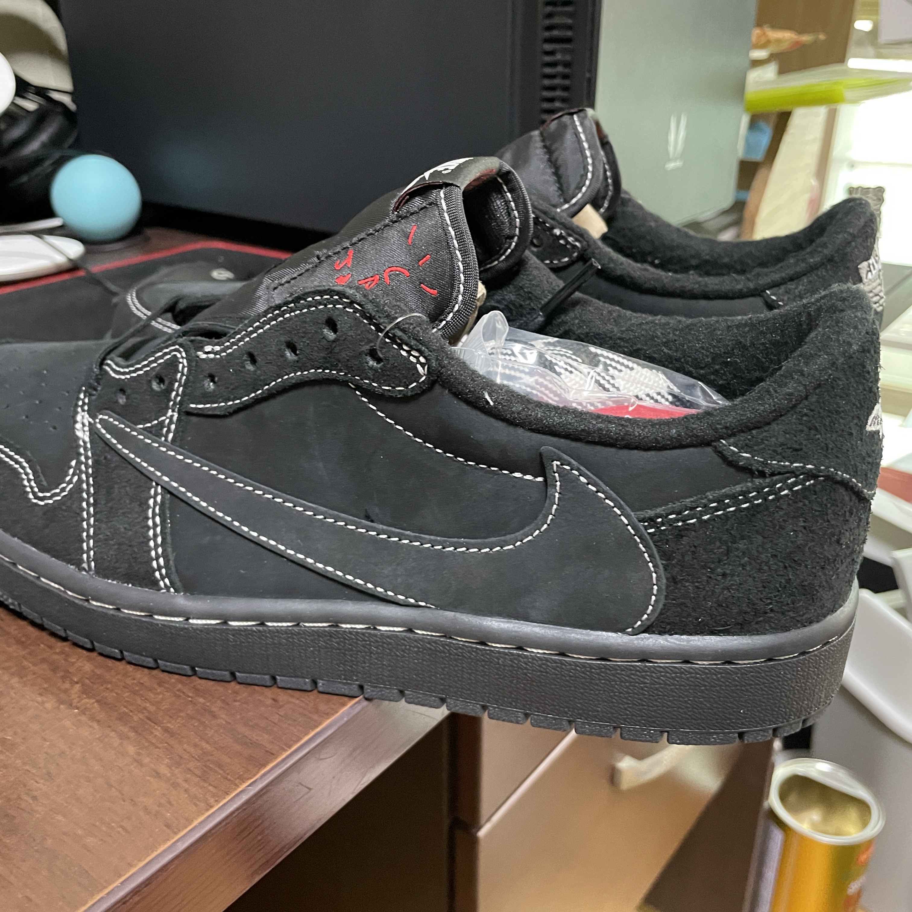 Jordan 1 x Travis Scott Retro Low OG SP Black Phantom 착용 스타일