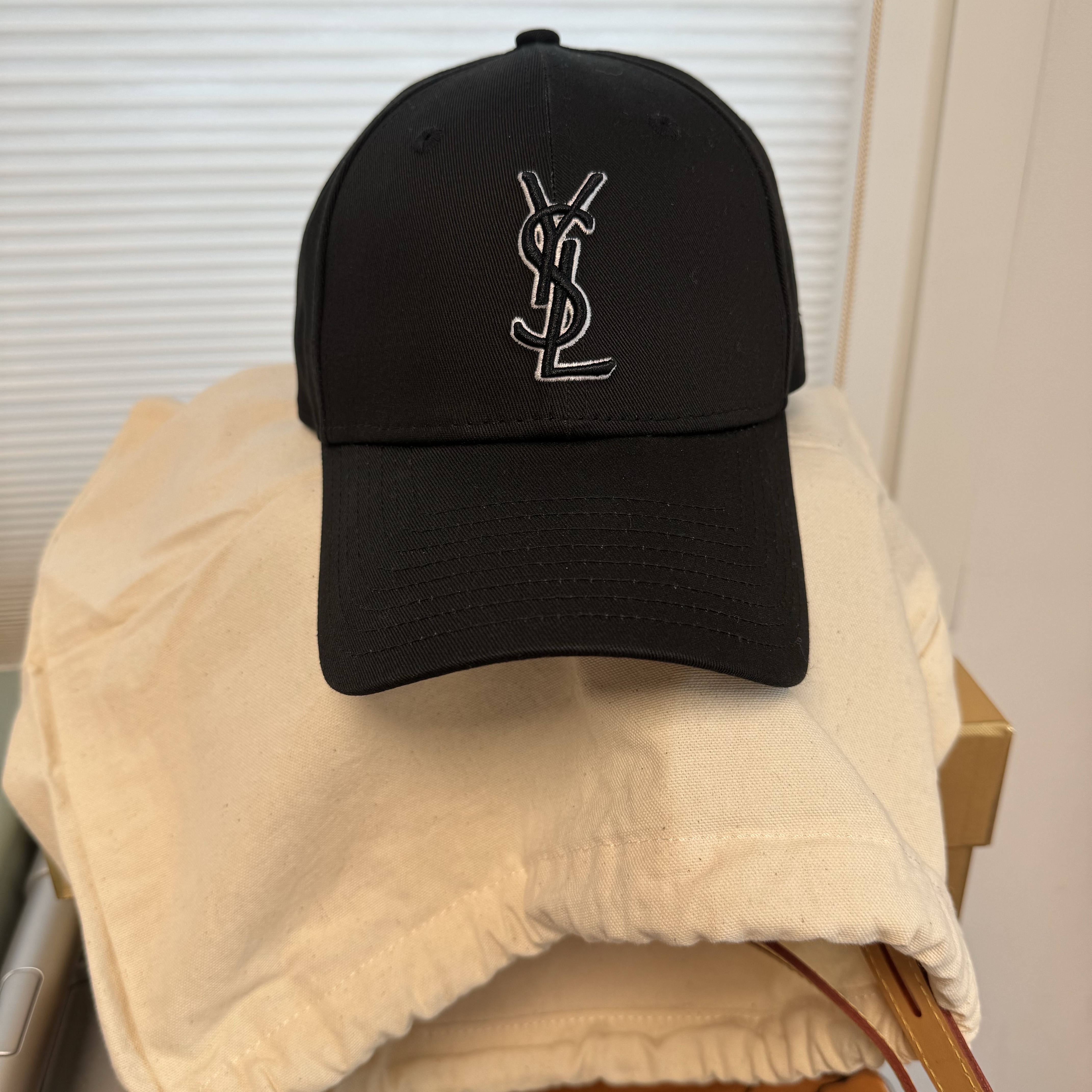 Saint Laurent x New Era YSL Monogram Cap Black 착용 스타일