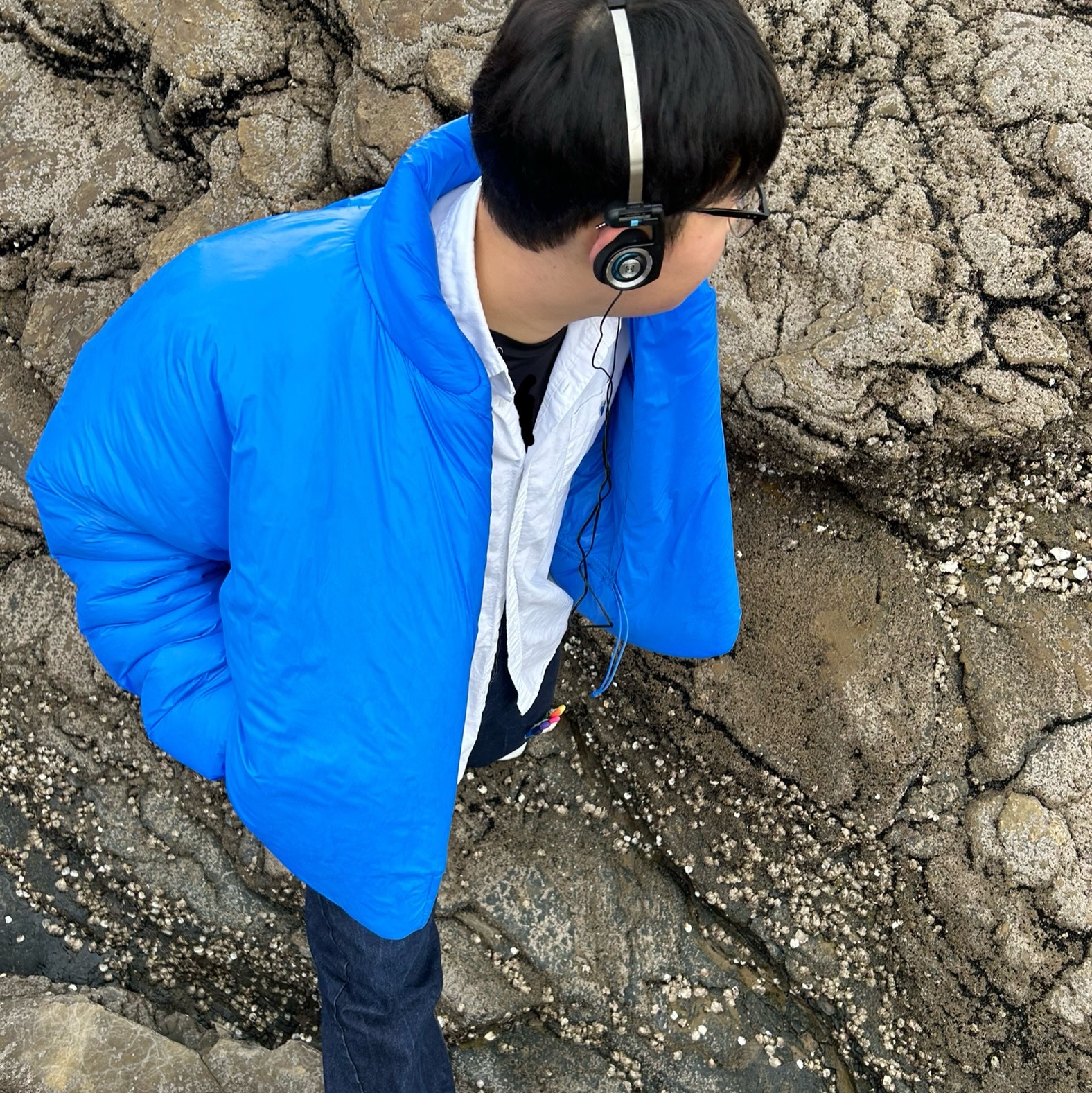 Yeezy Gap Round Jacket Blue, Nike x Ambush Air Adjust Force SP Summit White and Black 착용 스타일 - 2