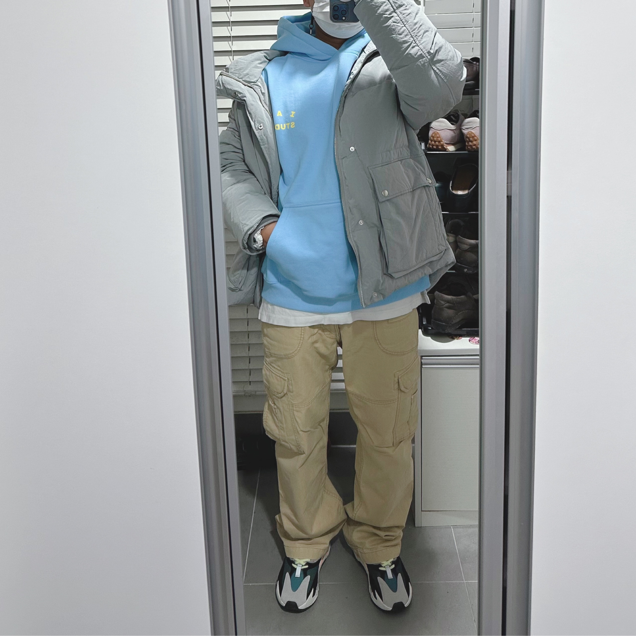 IAB Studio Hoodie Sky Blue Lemon, Adidas Yeezy Boost 700 Wave Runner Solid Grey 2021/2022 착용 스타일