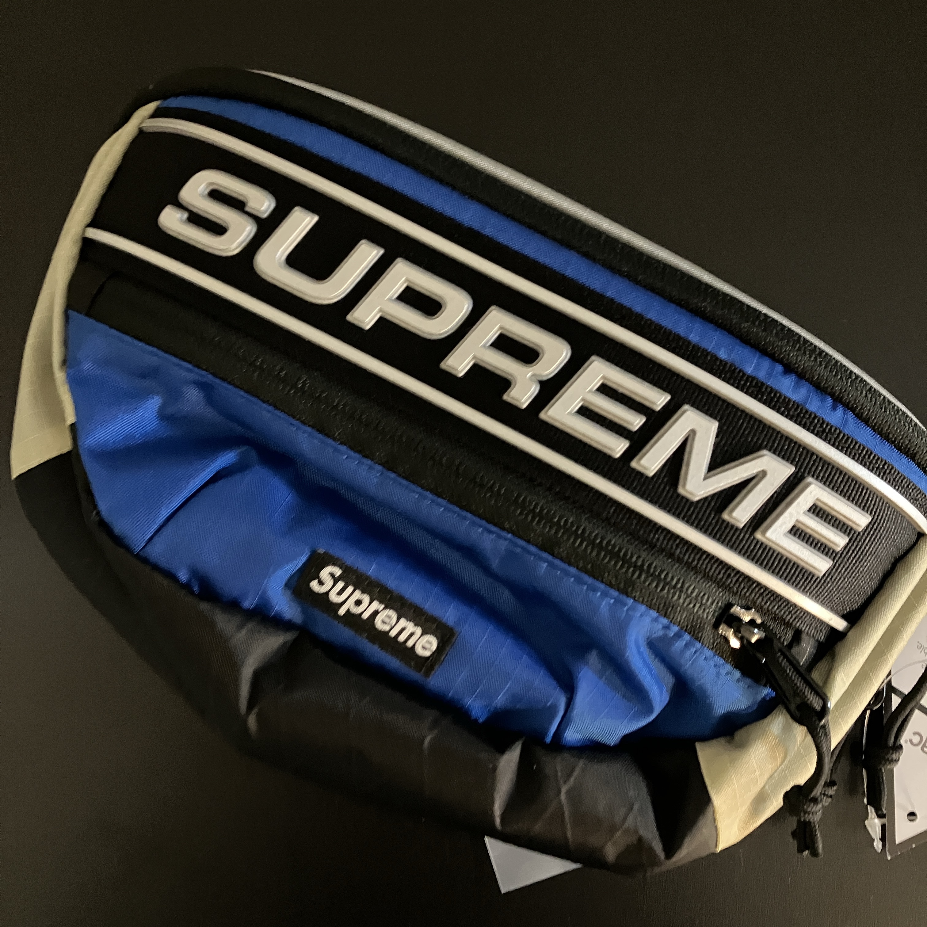 Supreme Waist Bag Blue - 23FW 착용 스타일