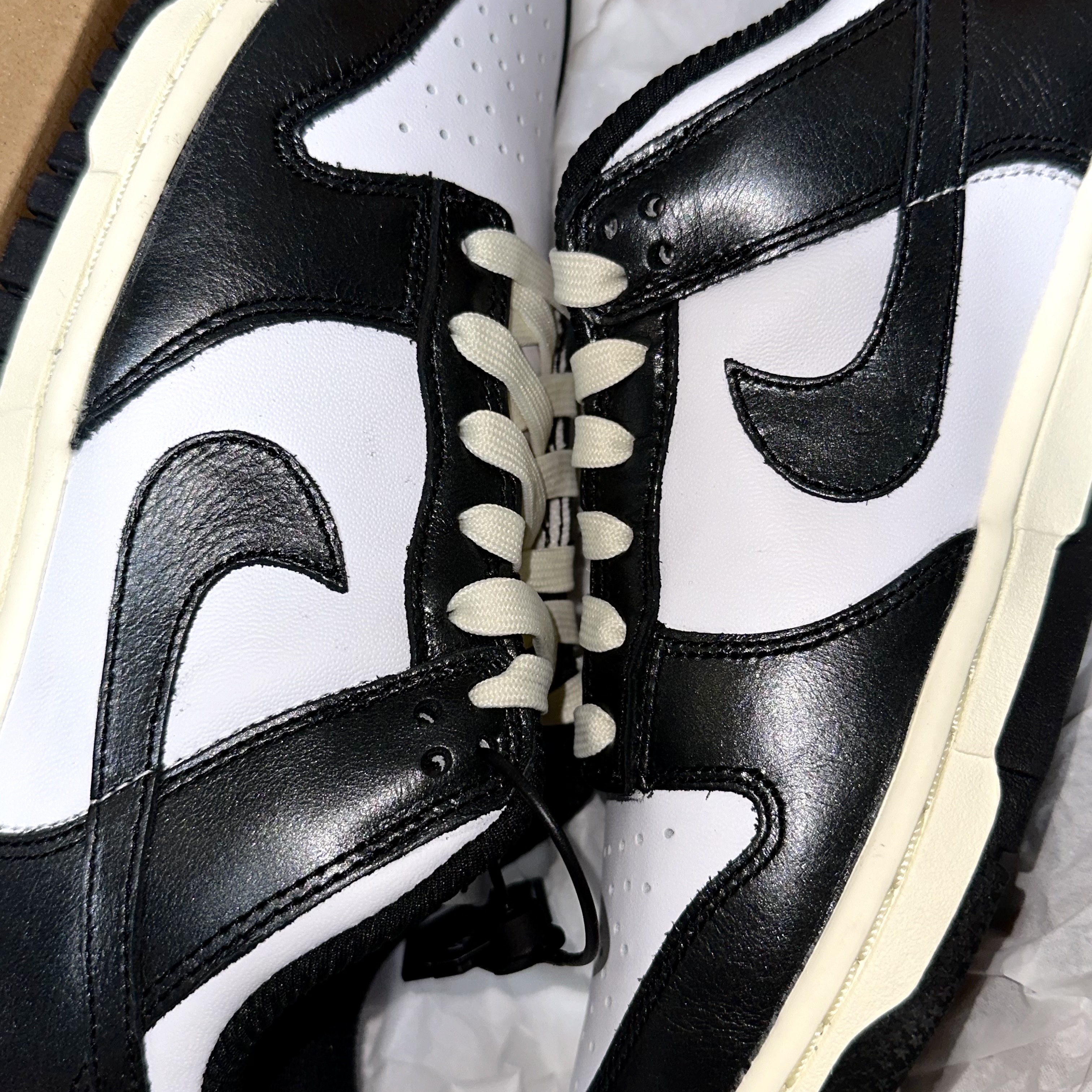 (W) Nike Dunk Low Vintage Black and White 착용 스타일
