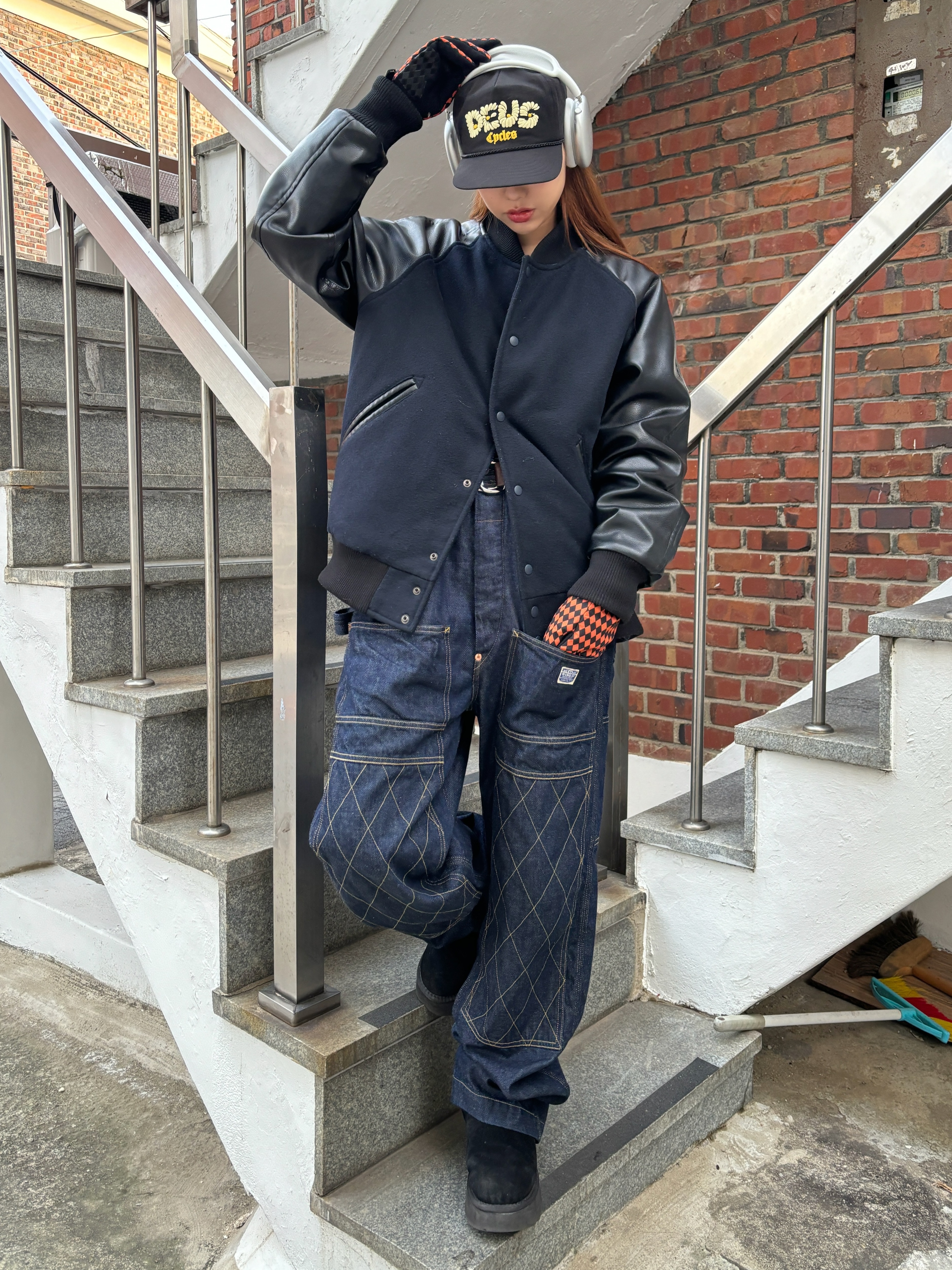 Kapital 11.5 oz. Denim Lumber Pants Indigo, Apple AirPods Max Lightning Silver (Korean Ver.) 착용 스타일 - 3