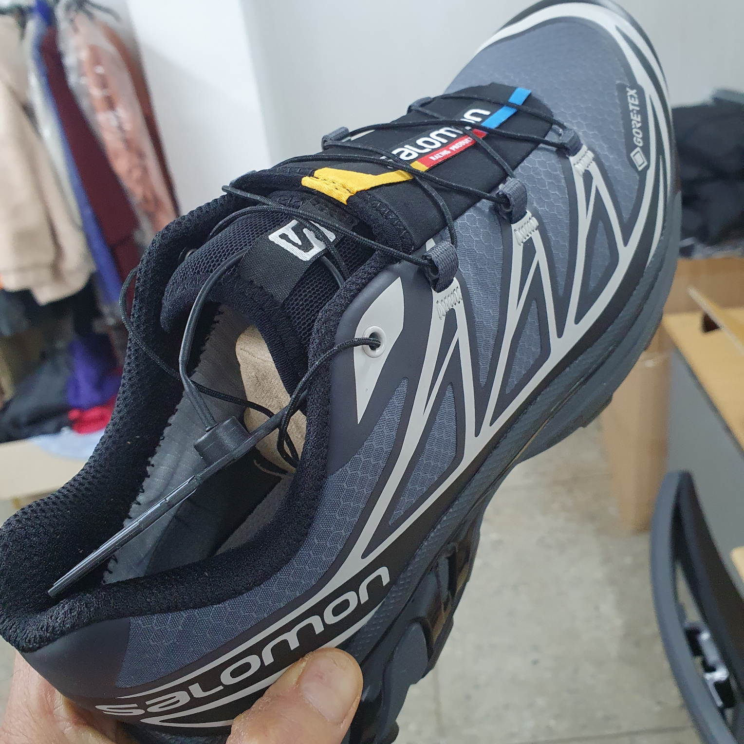 Salomon XT-6 Gore-Tex Black Ebony 착용 스타일 - 2