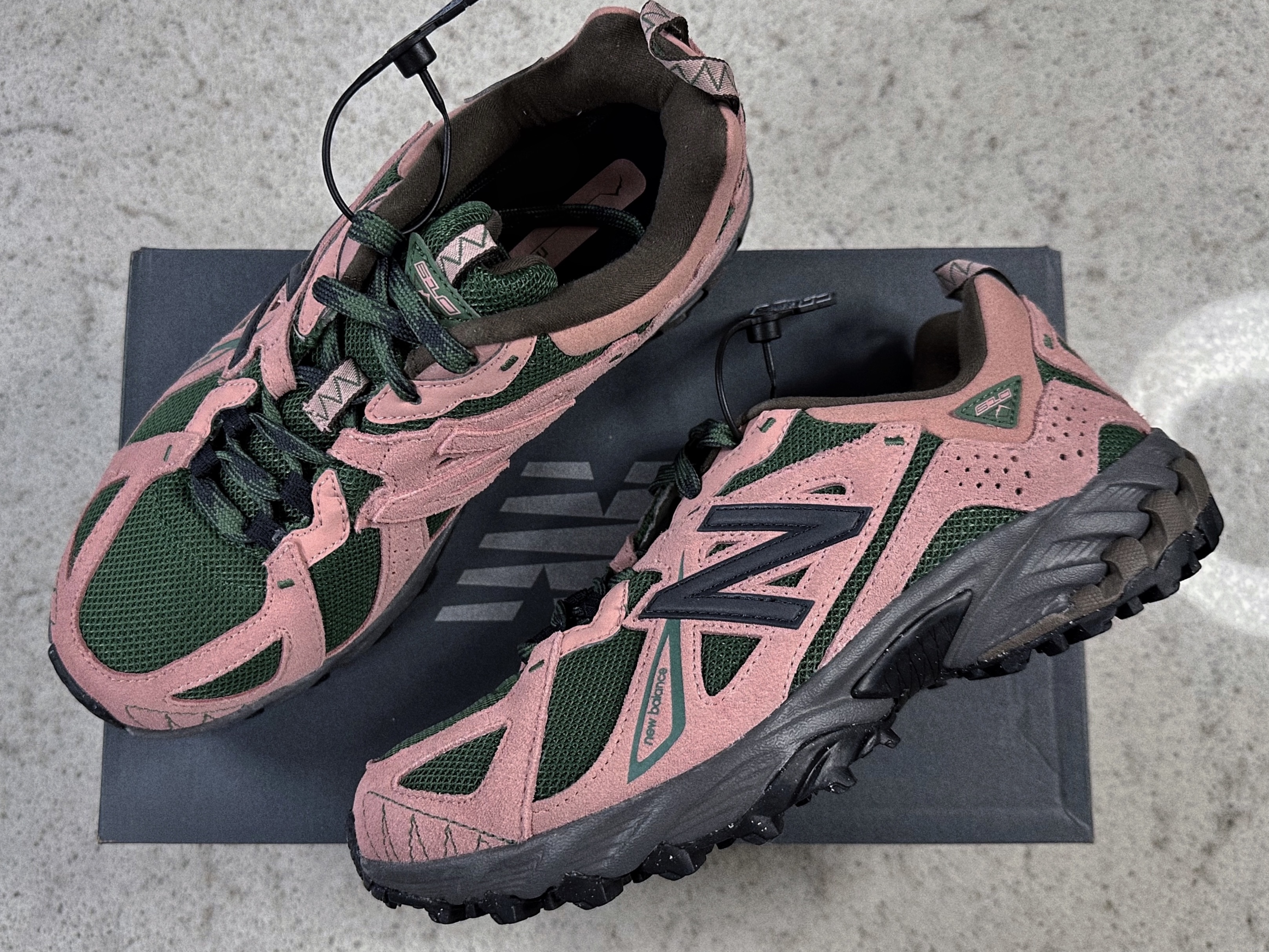 New Balance ML610T Pink Moon - D Standard 착용 스타일