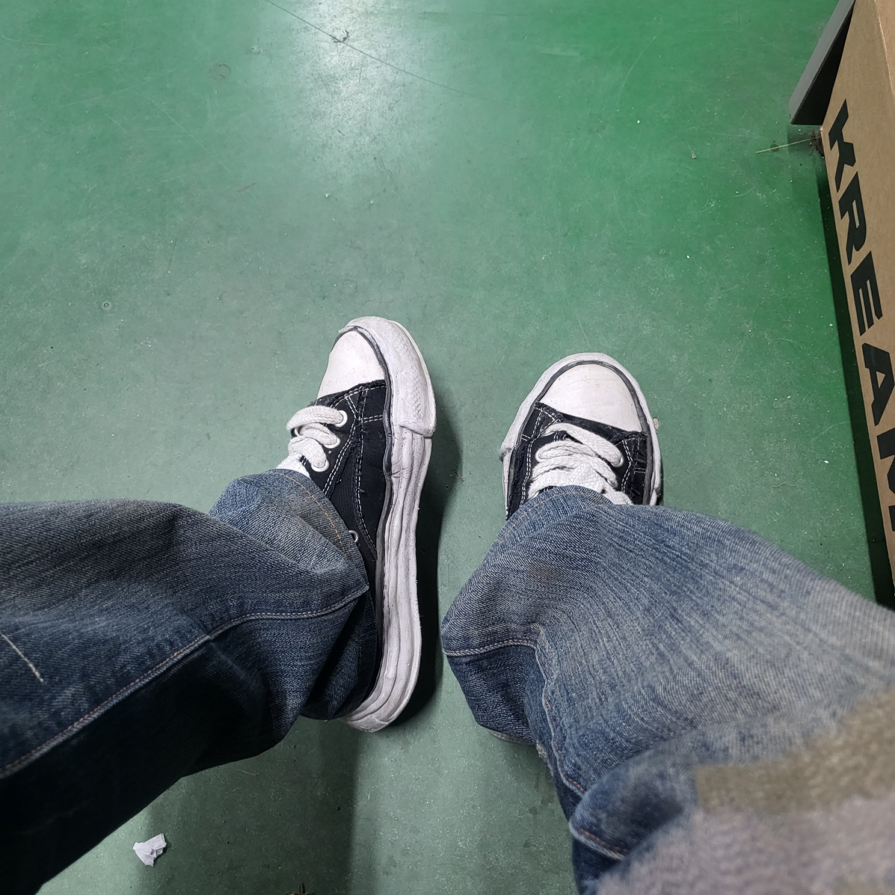 Maison Mihara Yasuhiro Peterson OG Sole Canvas Low Sneakers Black 착용 스타일