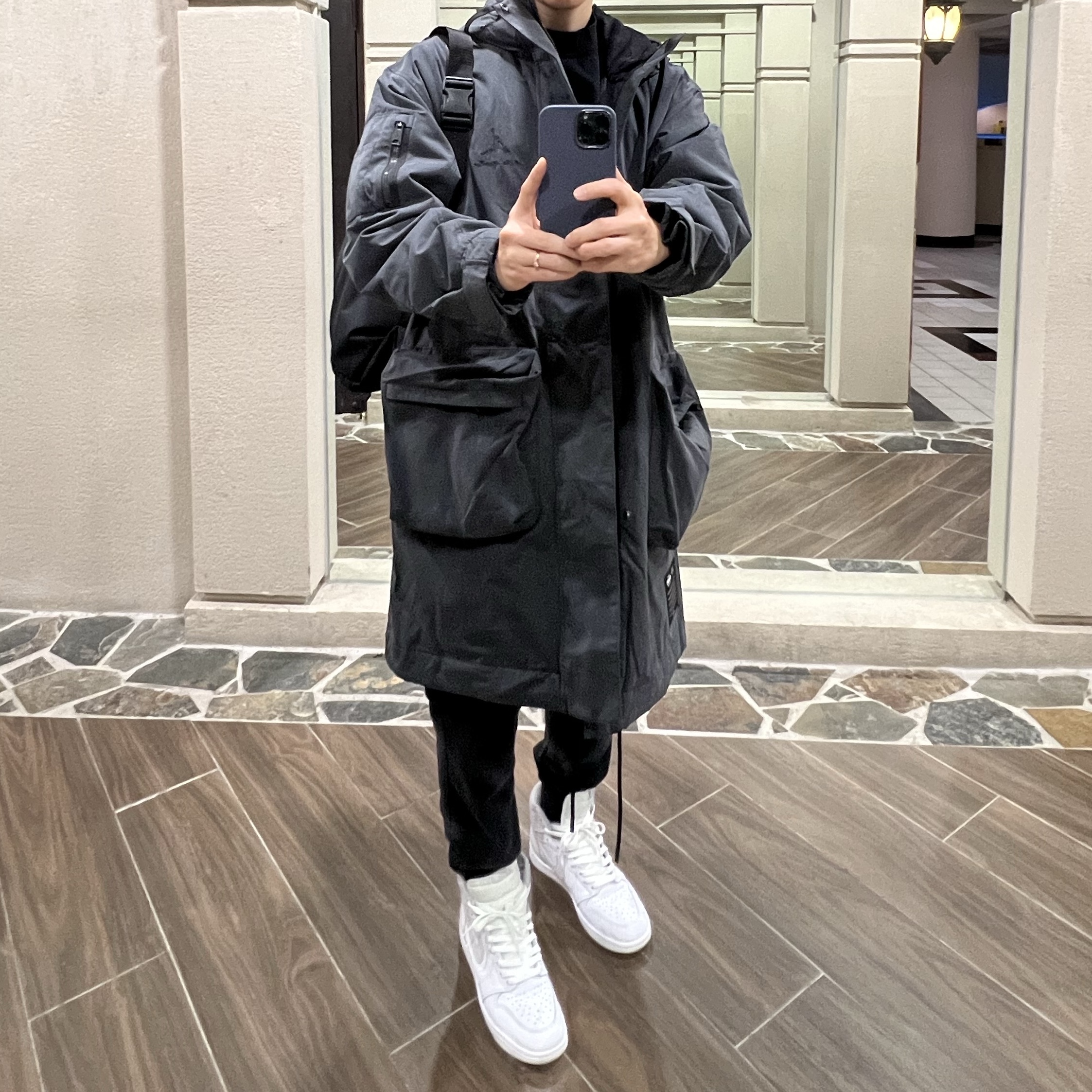 Jordan 1 High 85 Neutral Grey, Jordan x A Ma Maniere Outwear Parka Black - Asia 착용 스타일