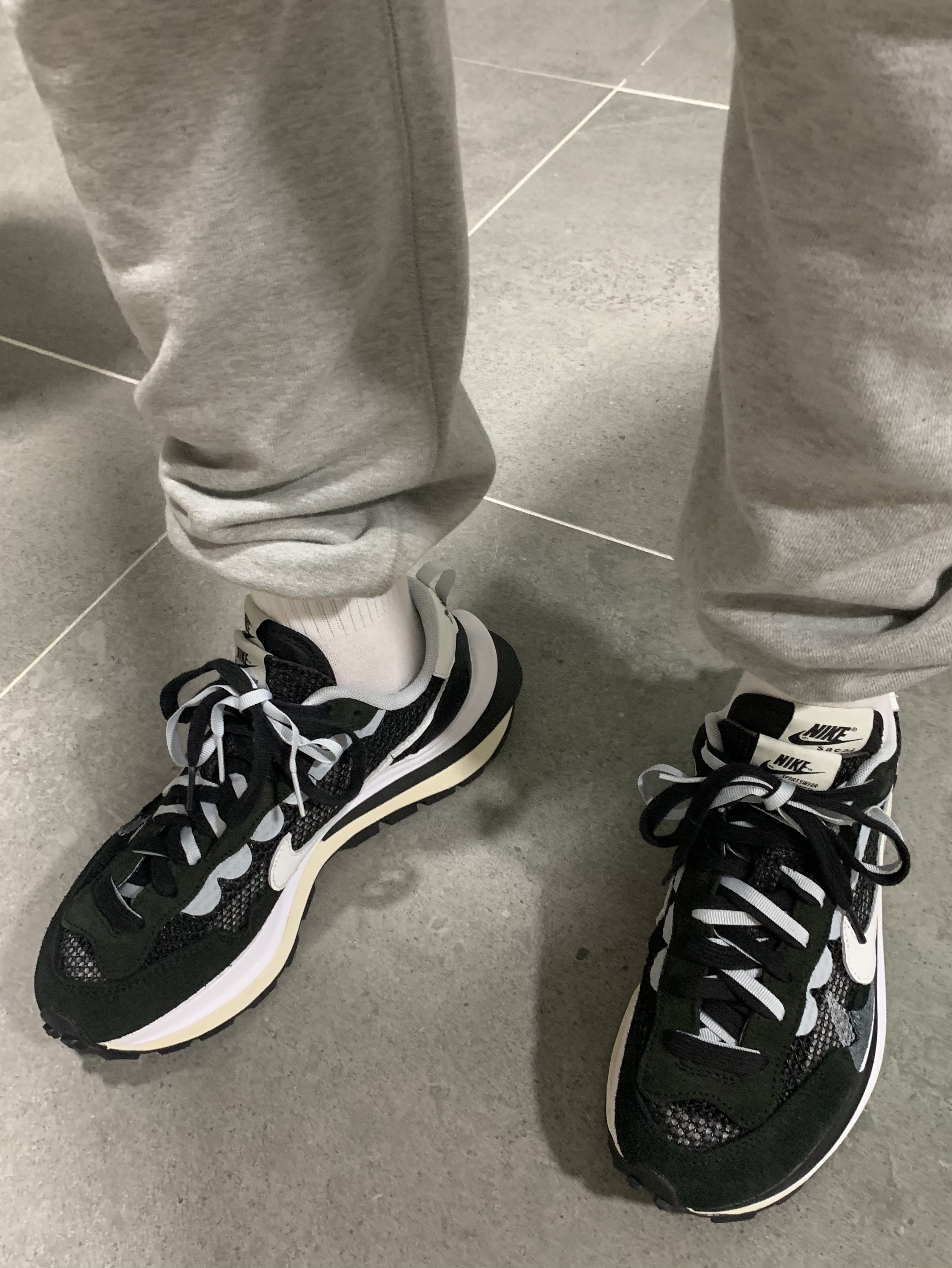 Nike x Sacai VaporWaffle Black White 착용 스타일