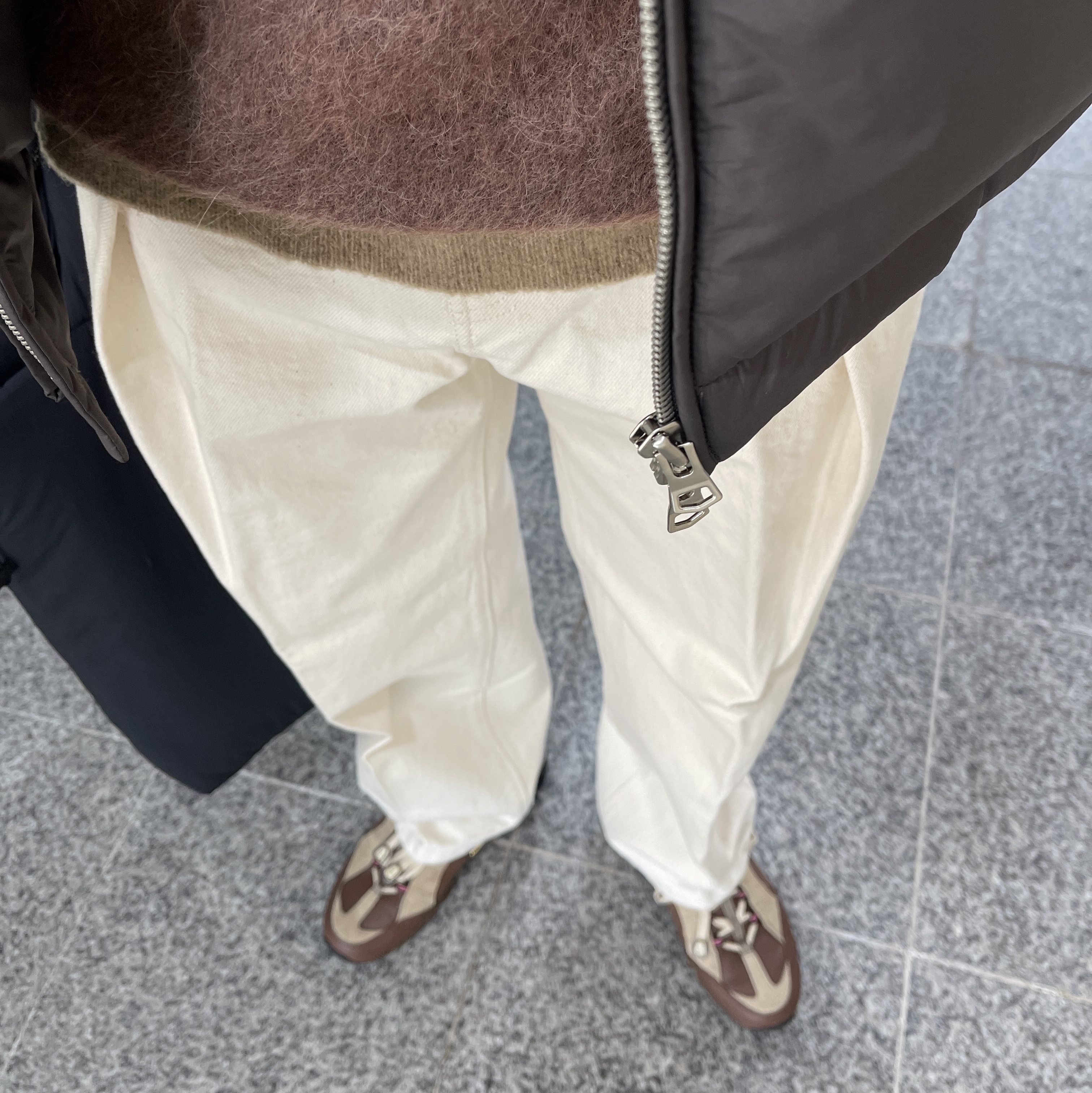 Nike x Jacquemus Air Humara LX Ale Brown and Gold 착용 스타일
