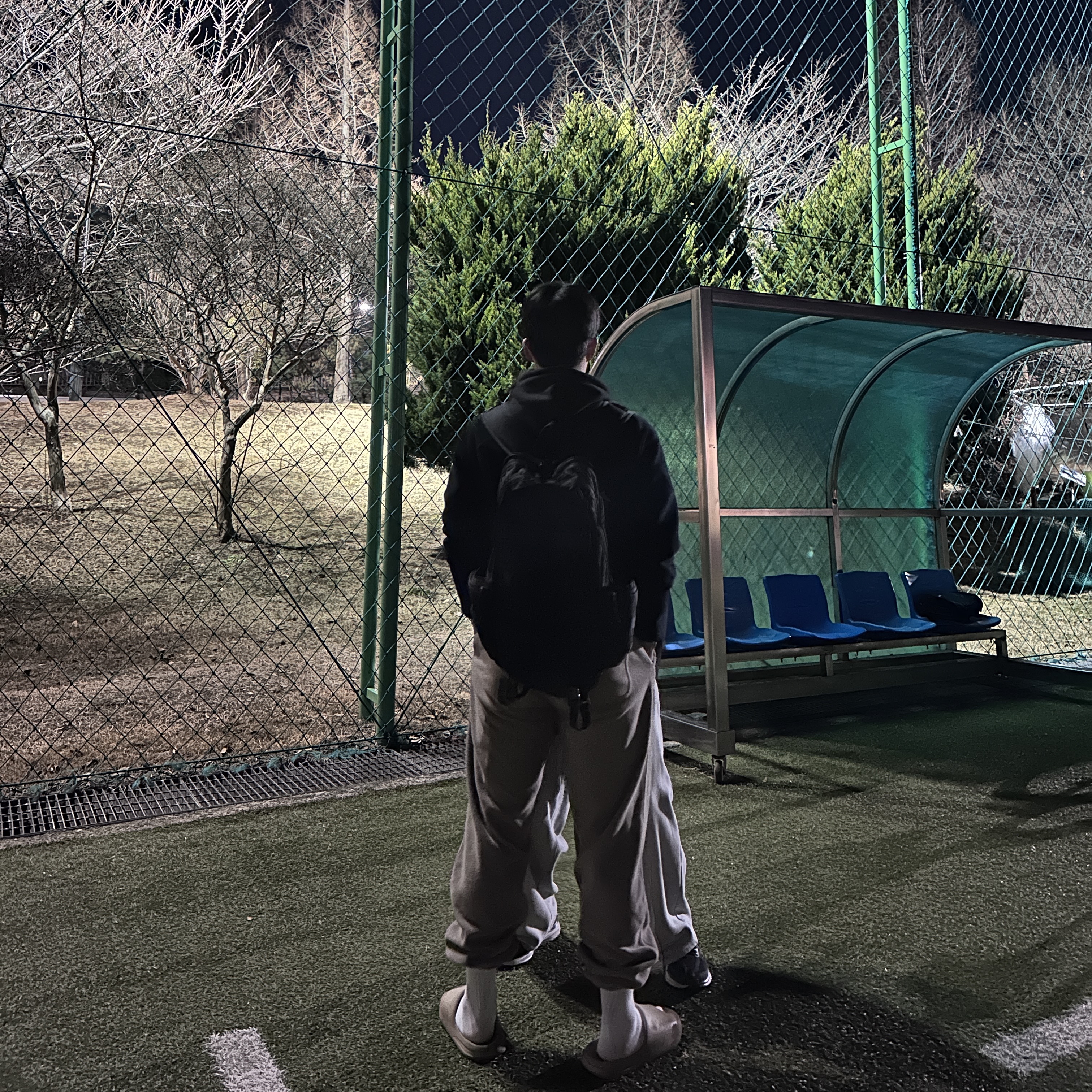 Adidas Yeezy Slide Pure - Re-Release Ver., Nike NSW RPM Backpack 26L Black White 착용 스타일 - 2