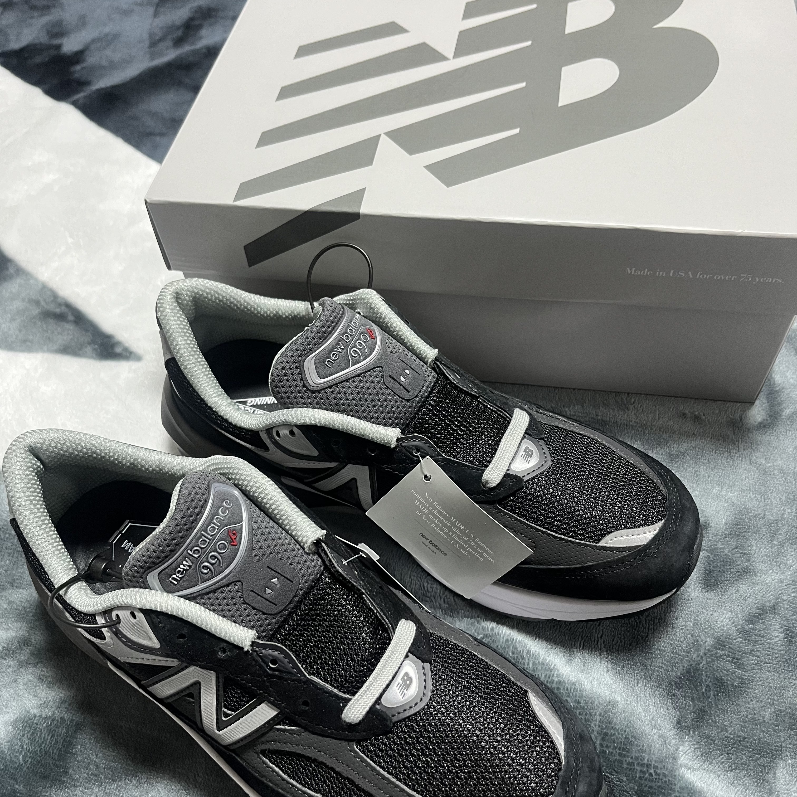 New Balance 990v6 Made in USA Black White 착용 스타일