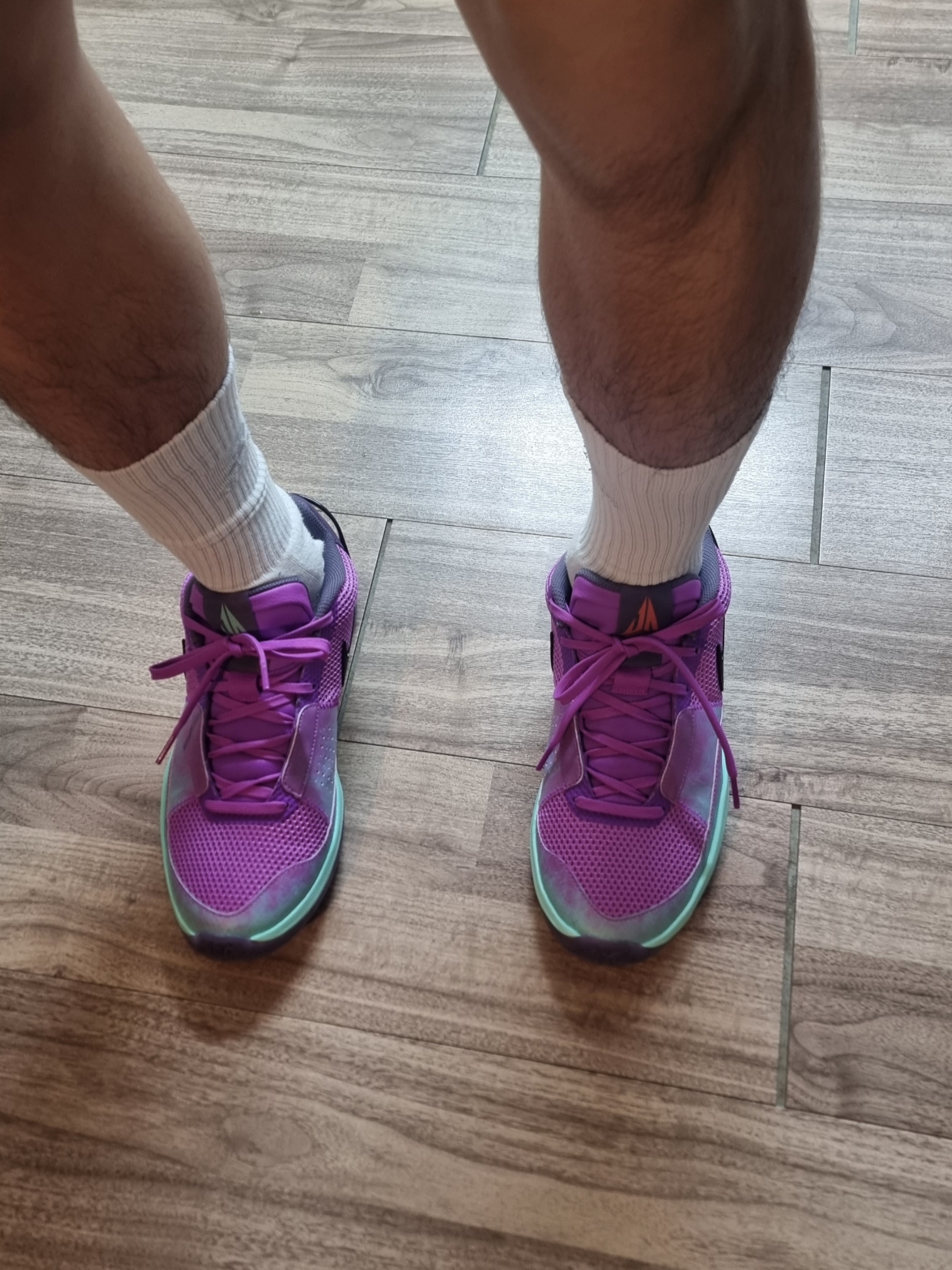 Nike Ja 1 Xmas EP Fuchsia Dream Emerald Rise 착용 스타일
