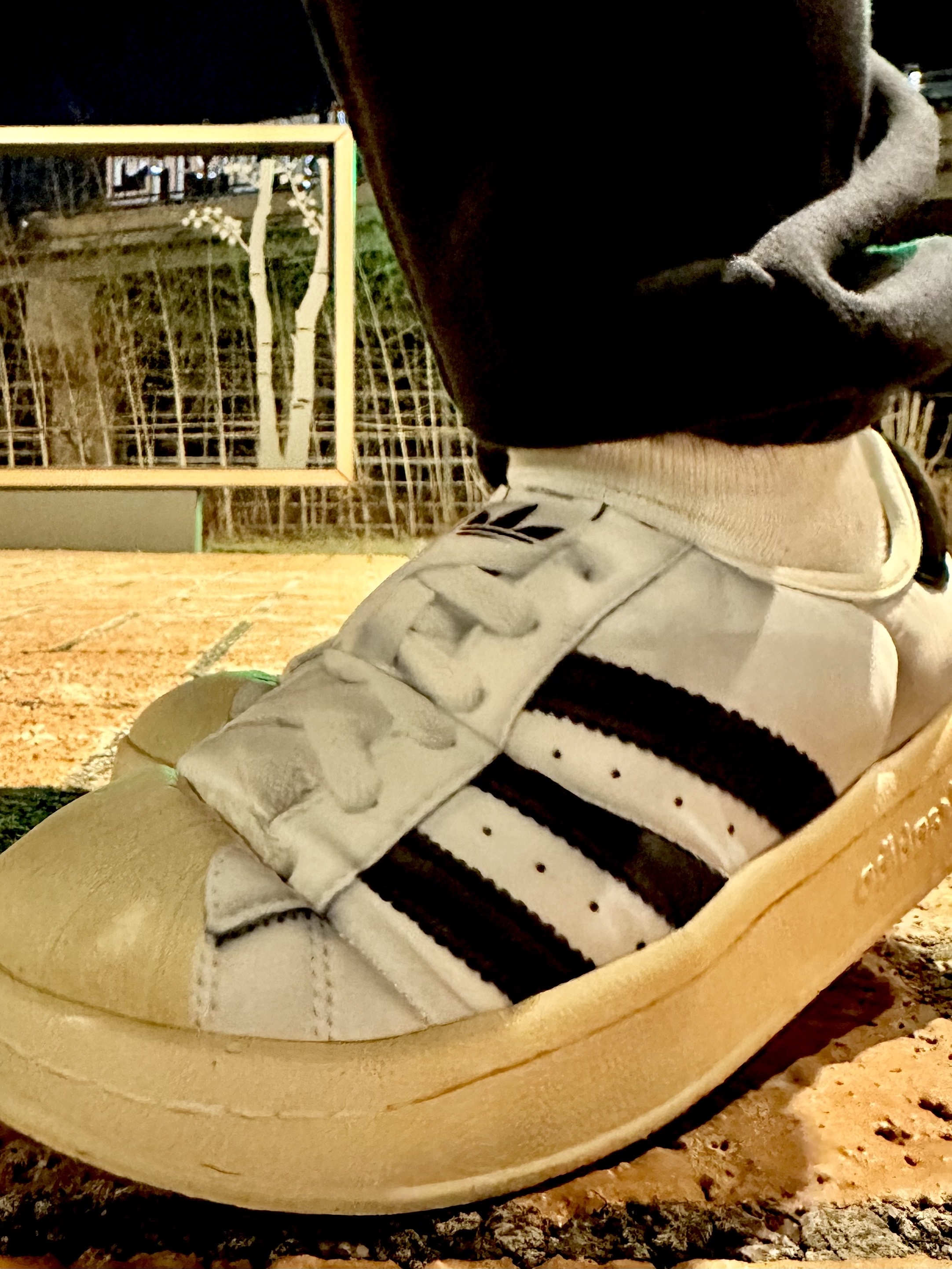 Adidas Puffylette Superstar Cloud White 착용 스타일 - 3