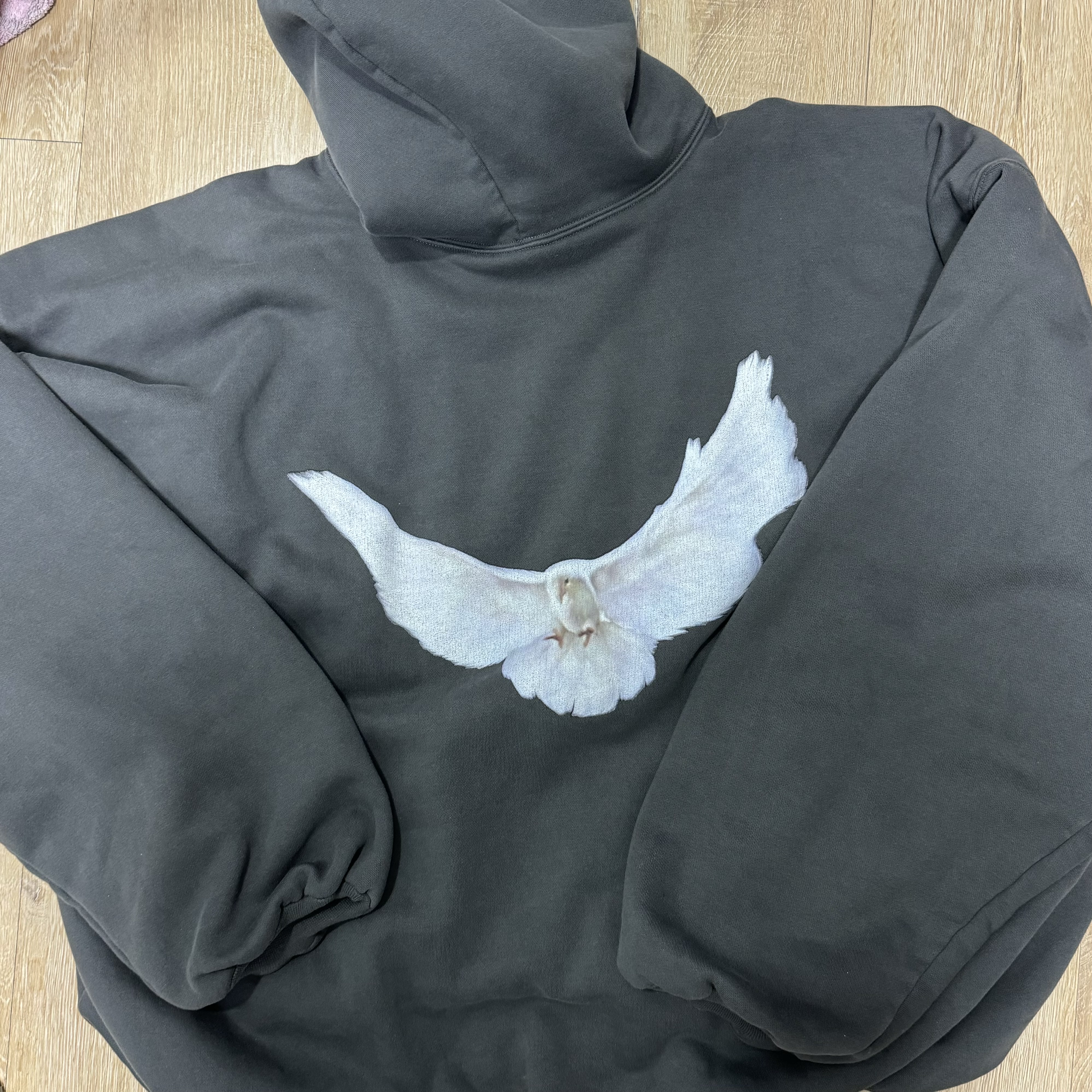 Yeezy Gap Engineered By Balenciaga Dove Hoodie Black 착용 스타일