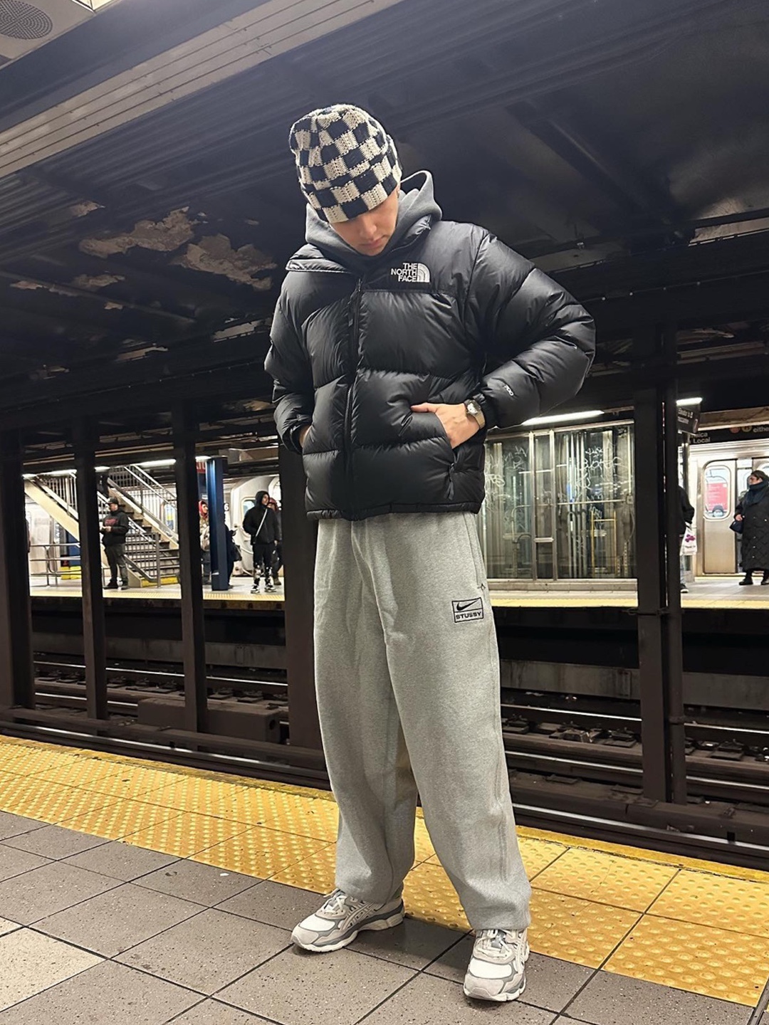 IAB Studio Sweatpants Light Gray, Supreme x Bless Sweatpant Jean Heather Grey - 23FW 착용 스타일 - 5