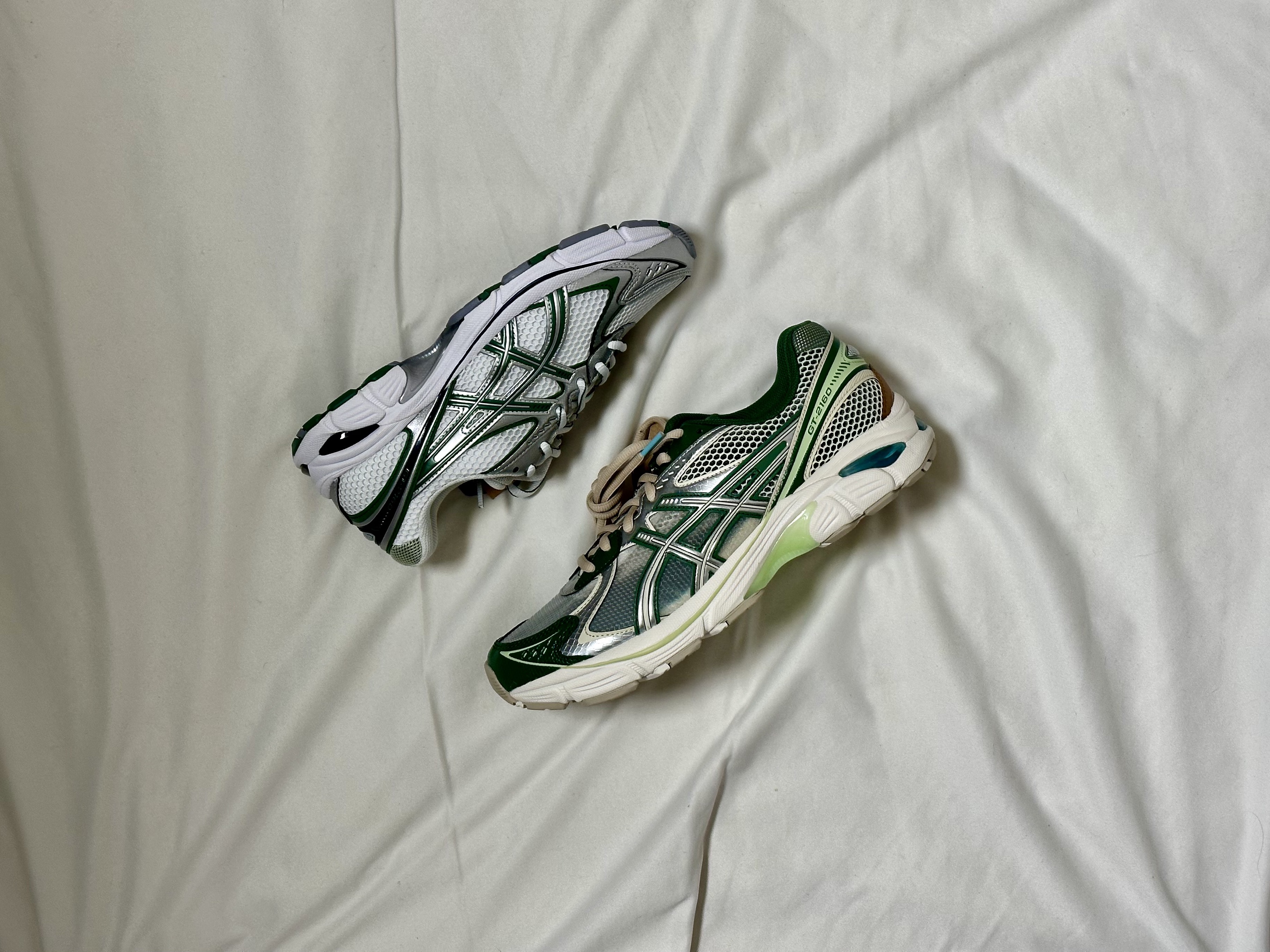 Asics GT-2160 White Shamrock Green, Asics x Above The Clouds GT-2160 Cream Shamrock Green 착용 스타일 - 1