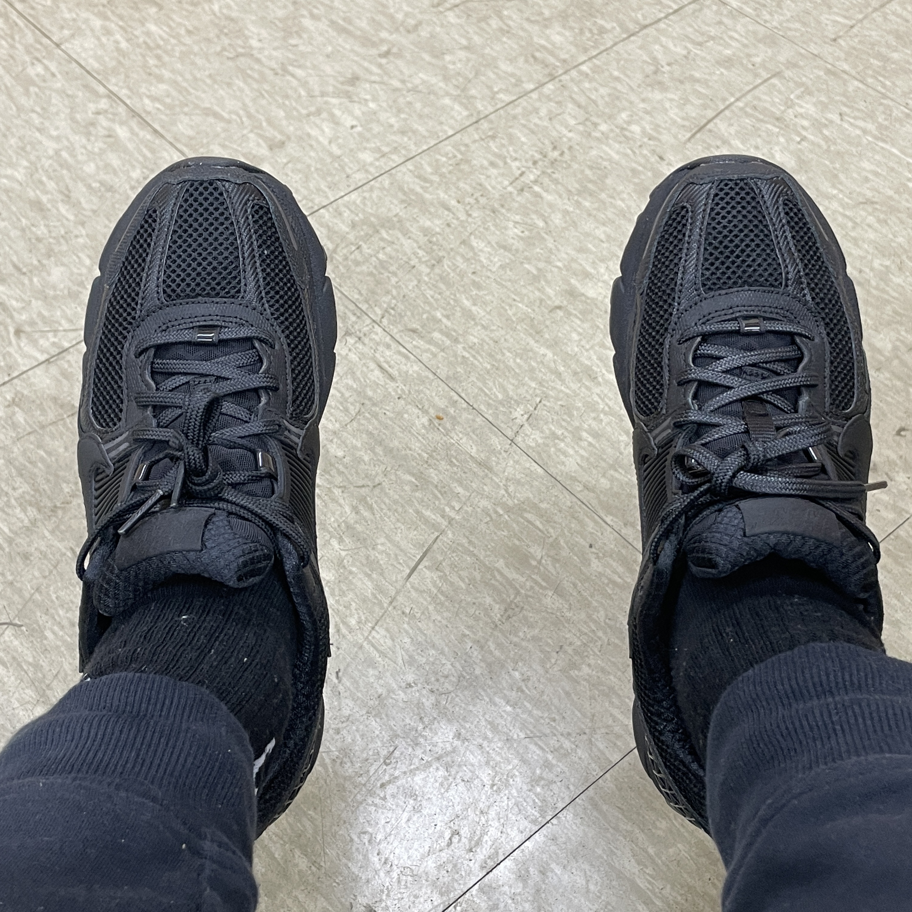 Nike Zoom Vomero 5 SP Black 착용 스타일