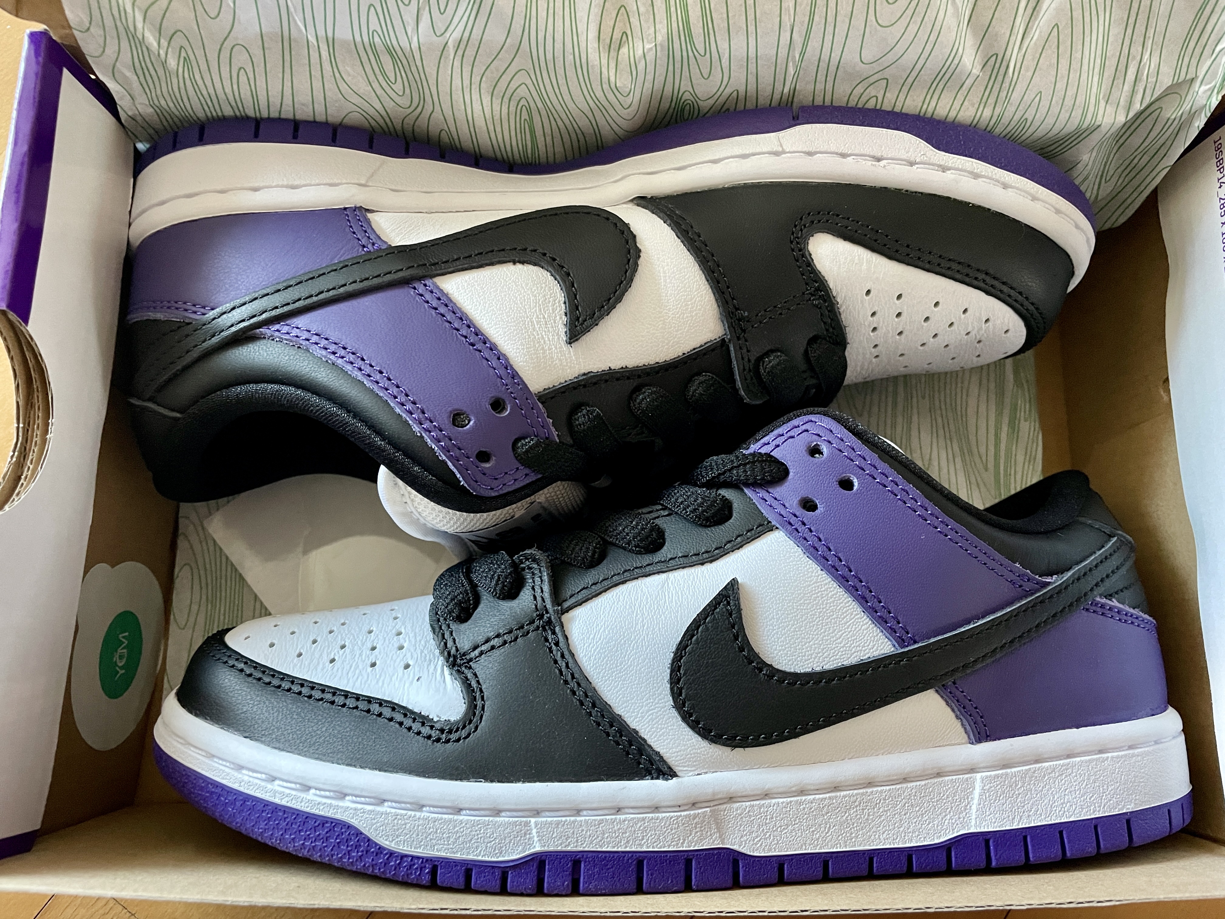 Nike SB Dunk Low Pro Court Purple 착용 스타일 - 2