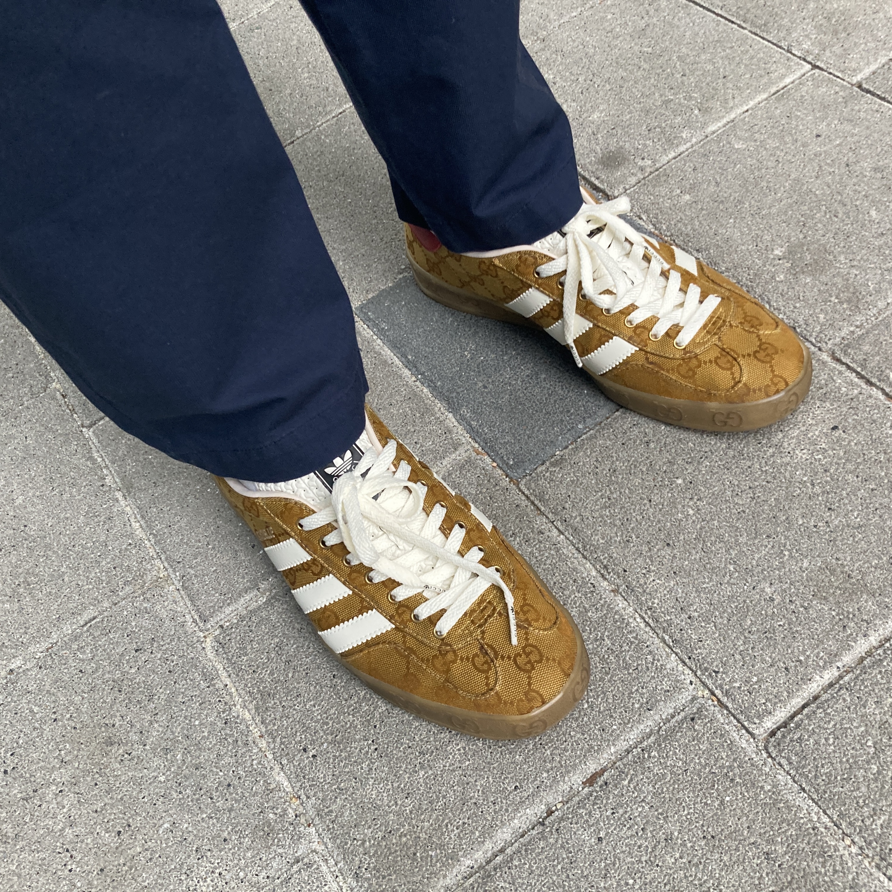 Gucci x Adidas Gazelle Sneakers Yellow White 착용 스타일