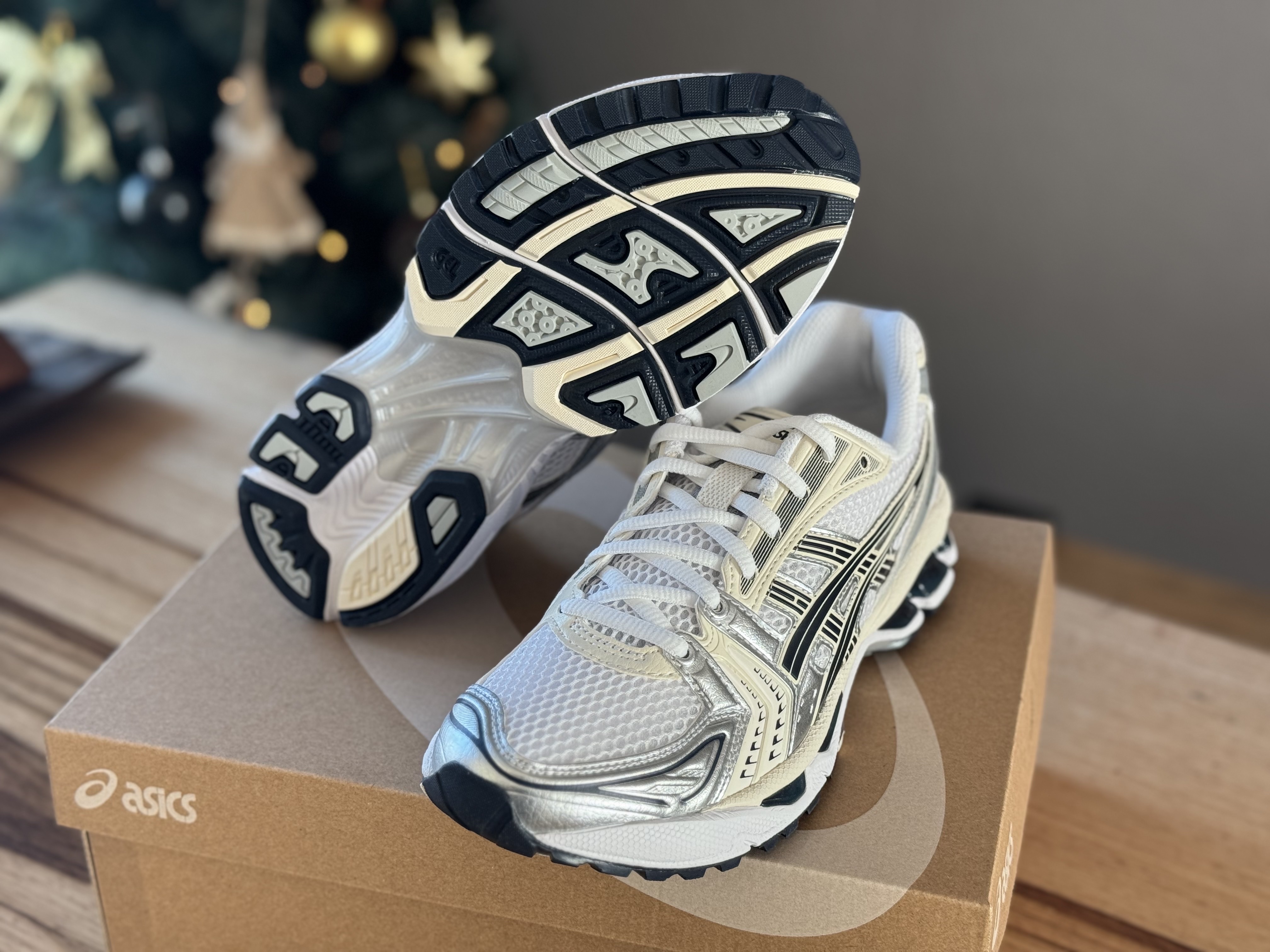 (W) Asics Gel-Kayano 14 White Midnight 착용 스타일 - 3