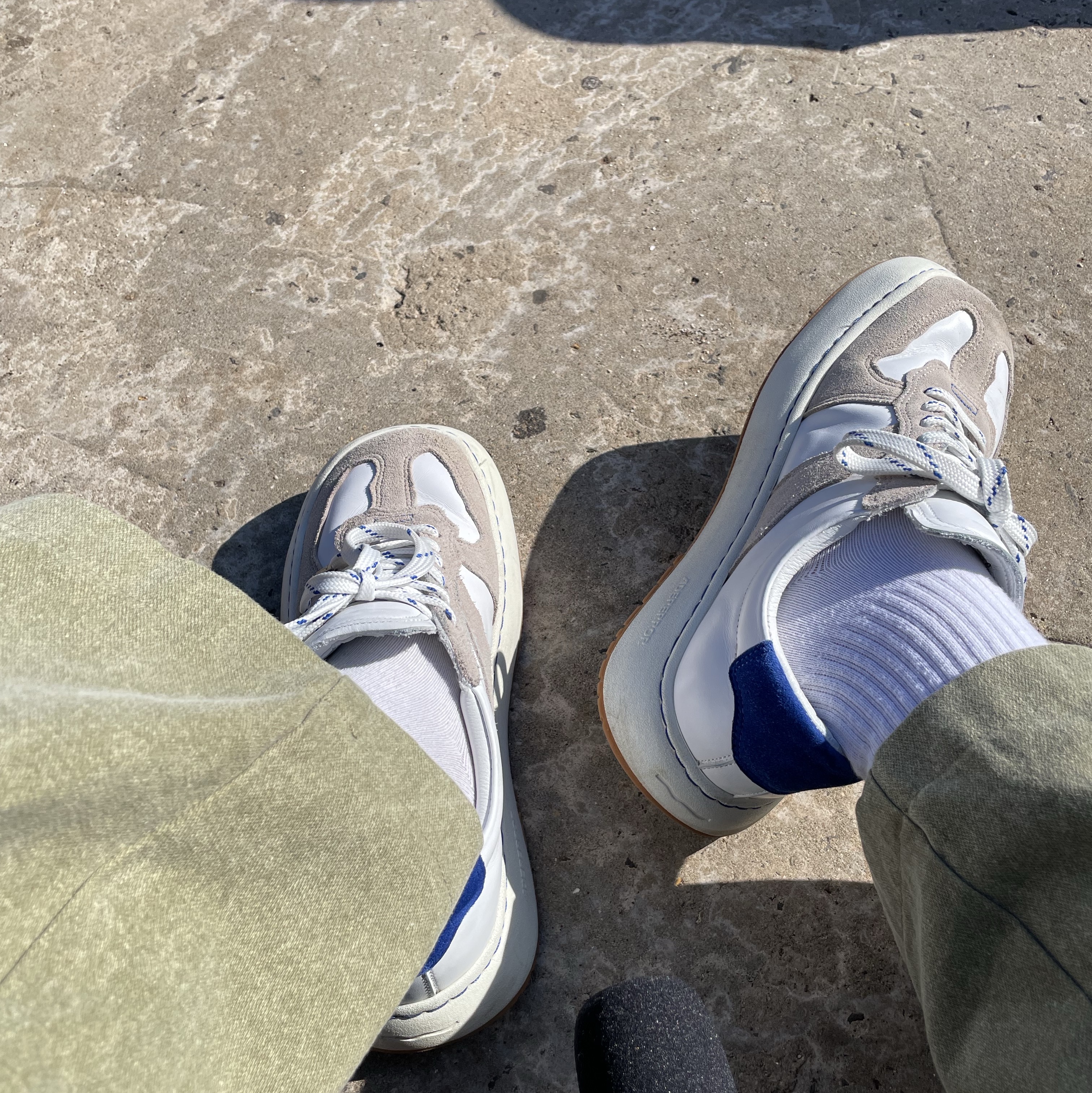 Ader Error Log; Baus Off White 착용 스타일