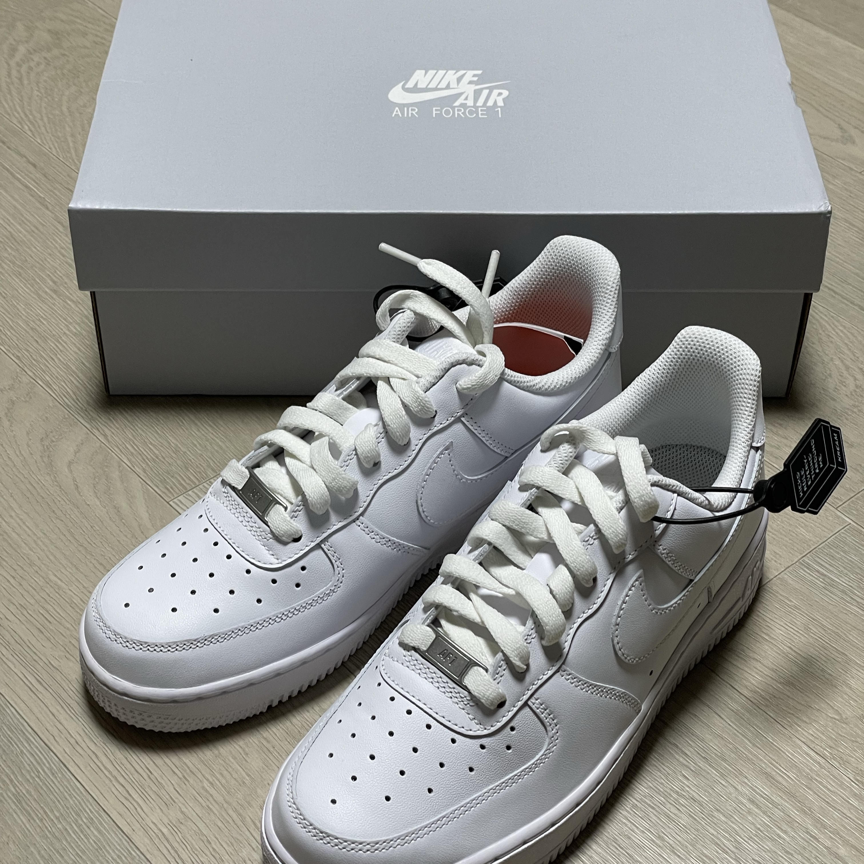 Nike Air Force 1 '07 Low White 착용 스타일