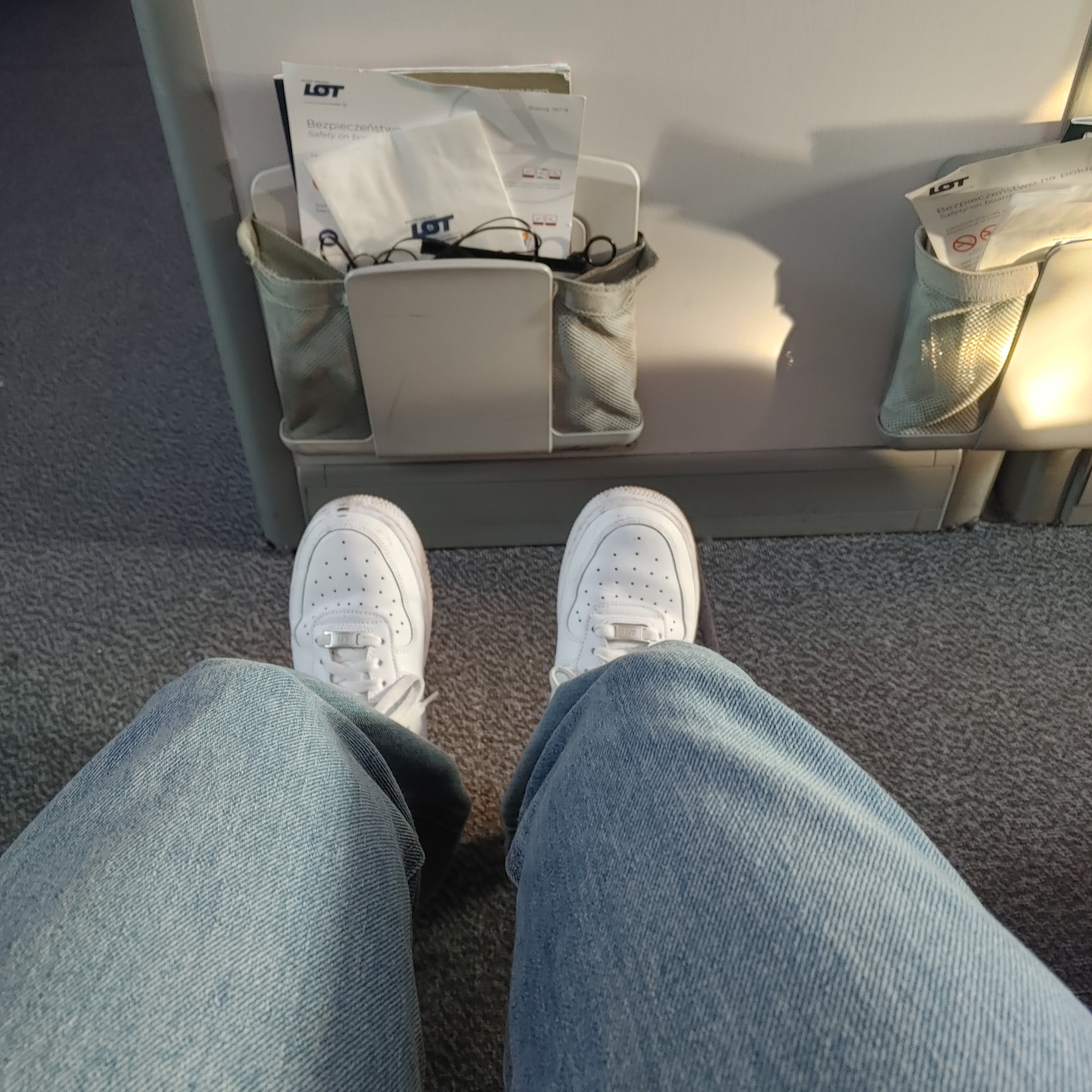 (GS) Nike Air Force 1 LE White 착용 스타일