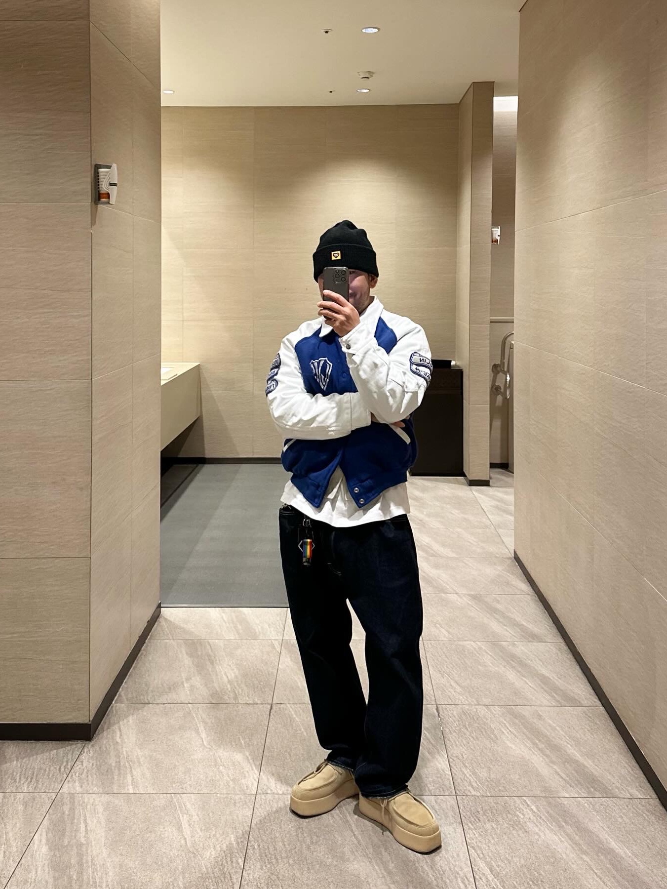 Human Made Big Beanie Black, Loewe Wedge Lace-Up in Suede Gold 착용 스타일 - 1