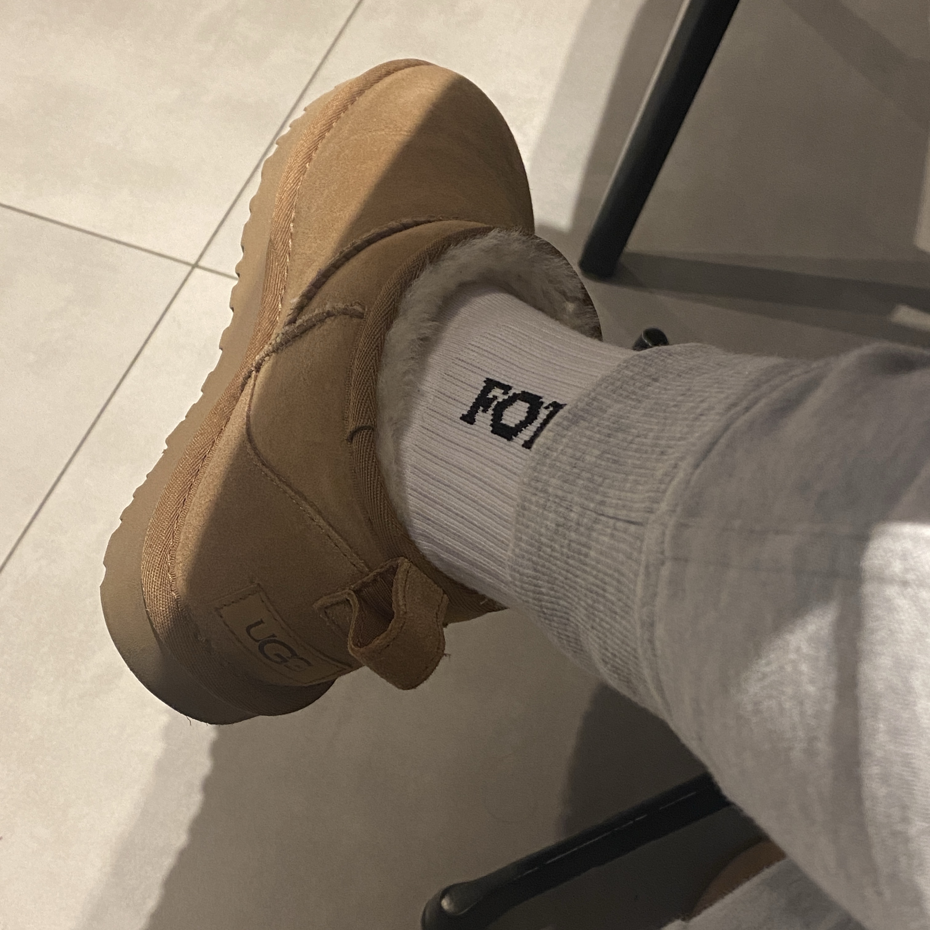 (W) UGG Classic Ultra Mini Boots Chestnut 착용 스타일