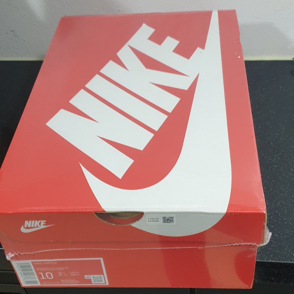 Nike Cortez White and Black 착용 스타일 - 3