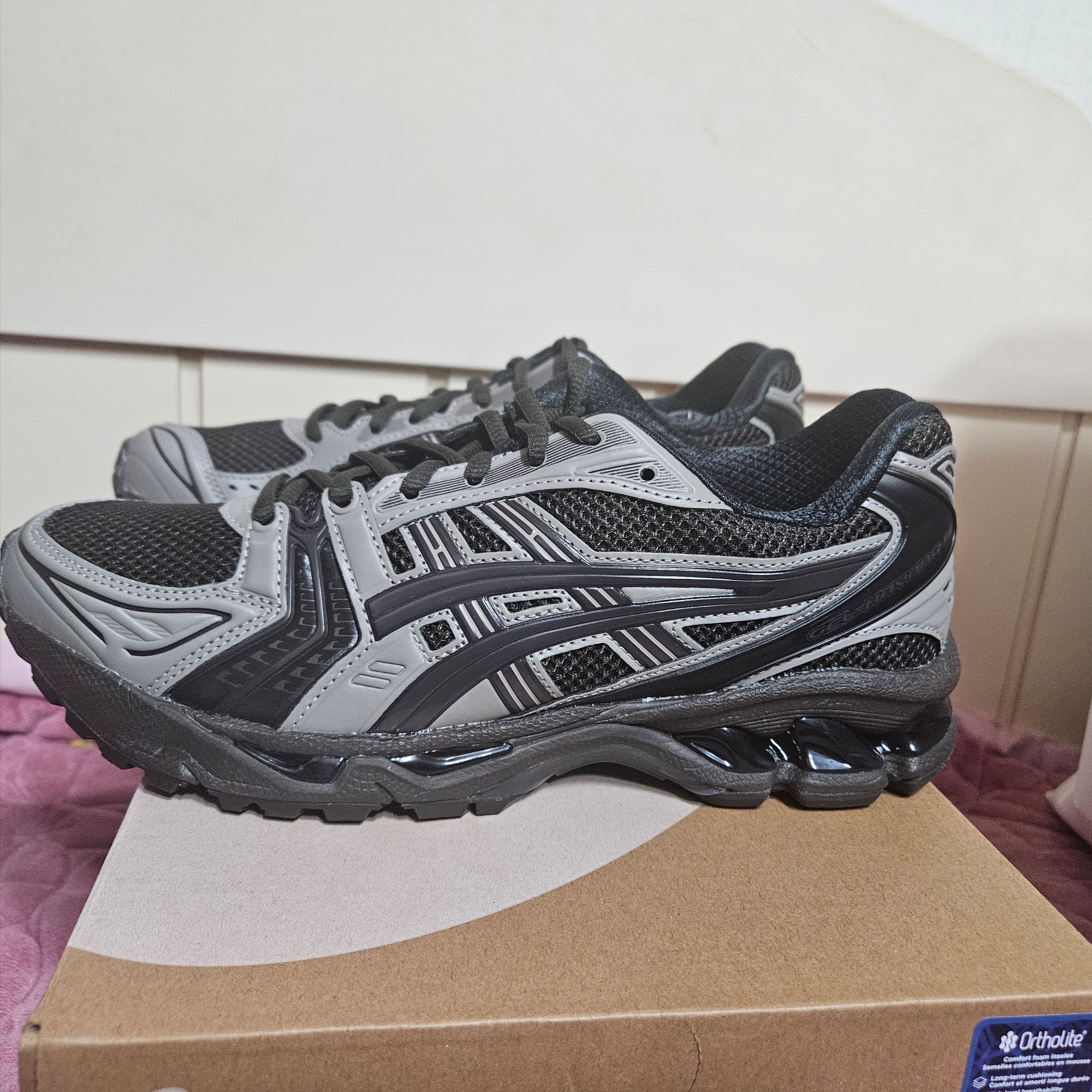 Asics x Atmos x Undermycar Gel-Kayano 14 Pepper Black 착용 스타일