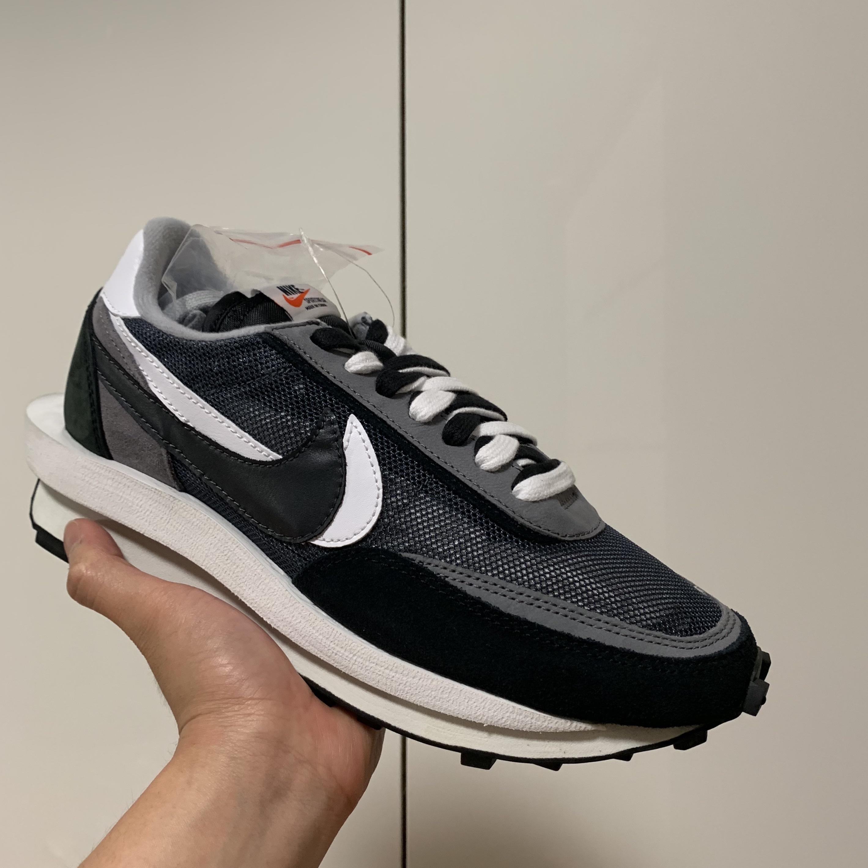 Nike x Sacai LDWaffle Black 착용 스타일