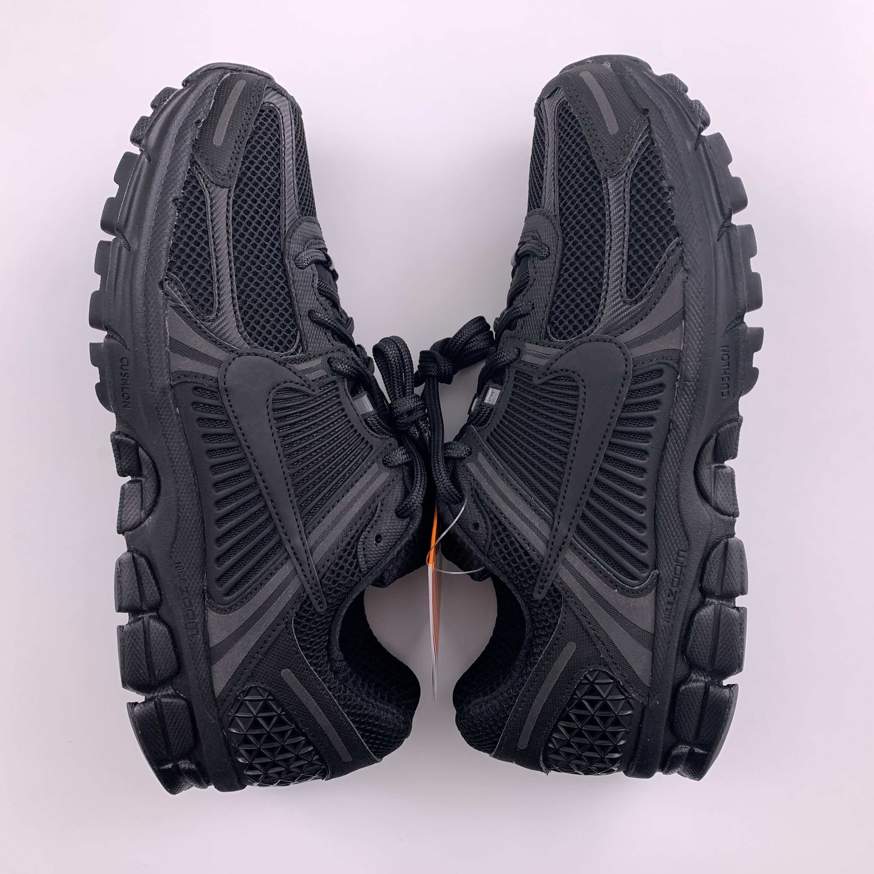 Nike Zoom Vomero 5 SP Black 착용 스타일 - 4