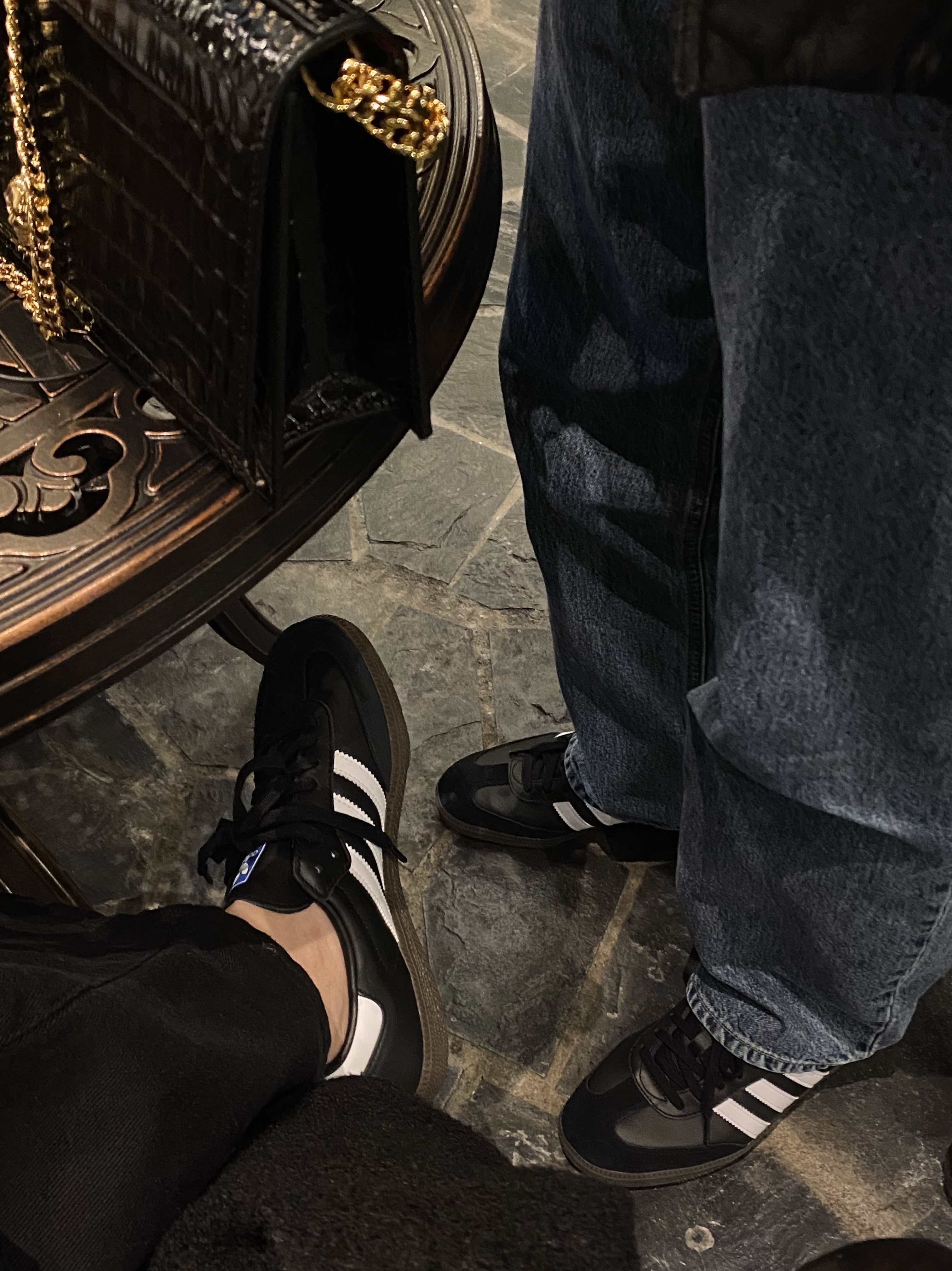 Adidas Samba OG Black White Gum 착용 스타일