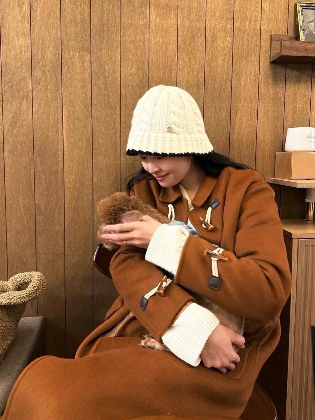 London Tradition Melina Ladies Duffle Coat Navy BW A06, Auralee Wool Heringbone Pile Duffle Coat Light Yellow - 22AW 착용 스타일 - 4