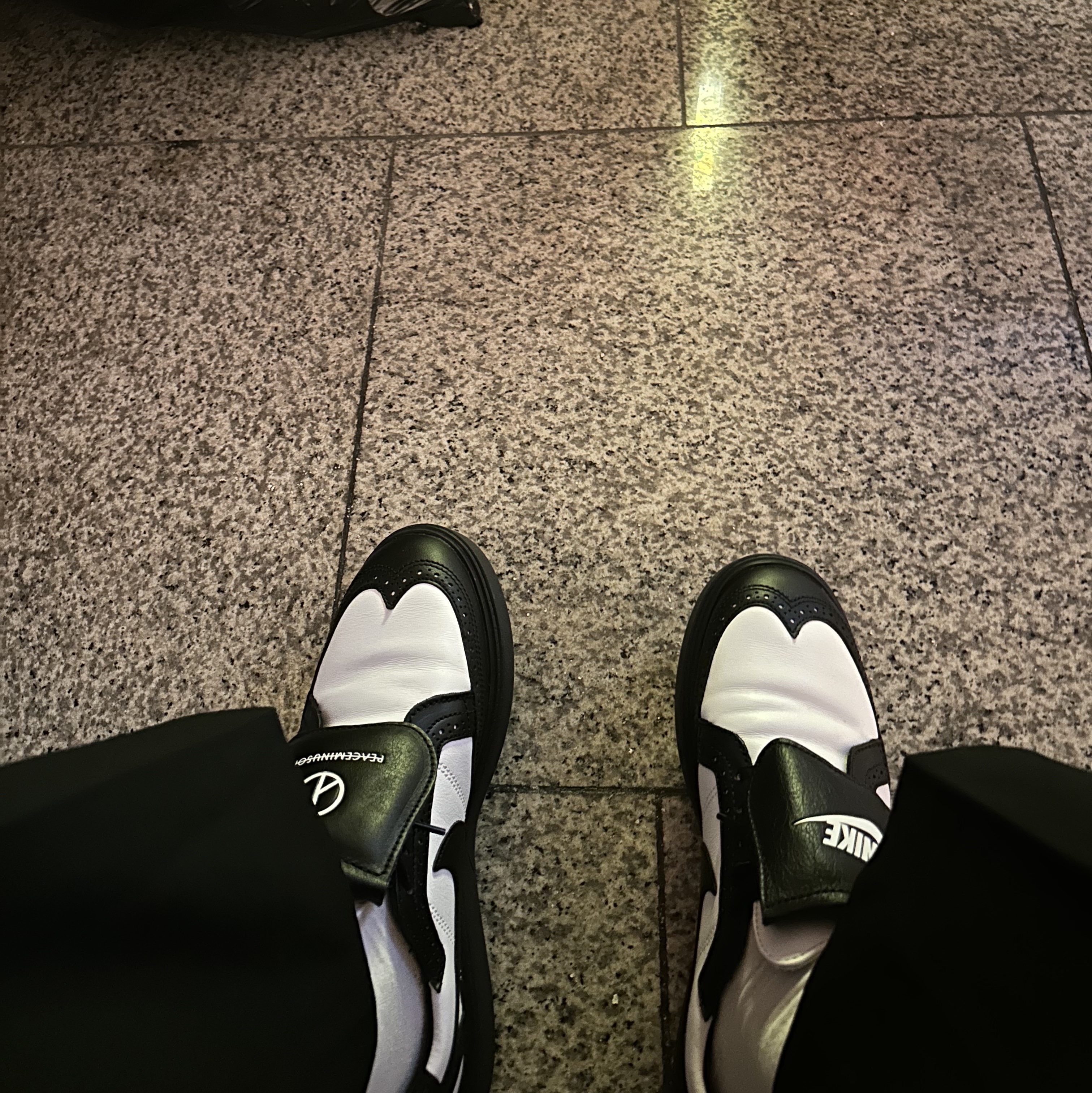 Nike x Peaceminusone Kwondo1 Black and White 착용 스타일 - 1