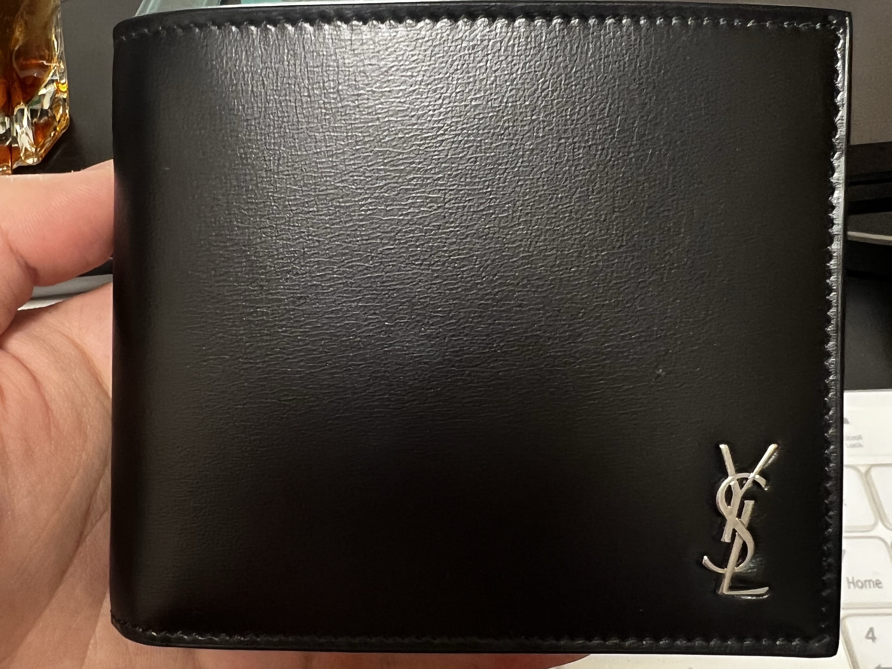 Saint Laurent Tiny Cassandre East/West Wallet in Matte Leather Black 착용 스타일