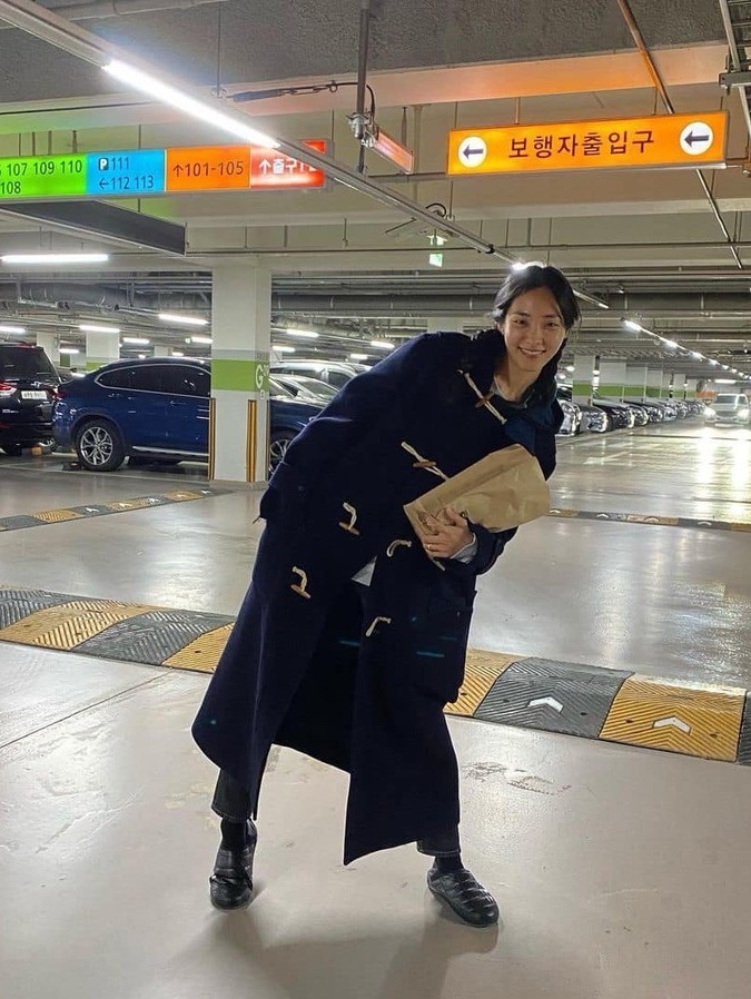 London Tradition Melina Ladies Duffle Coat Navy BW A06, Auralee Wool Heringbone Pile Duffle Coat Light Yellow - 22AW 착용 스타일 - 2