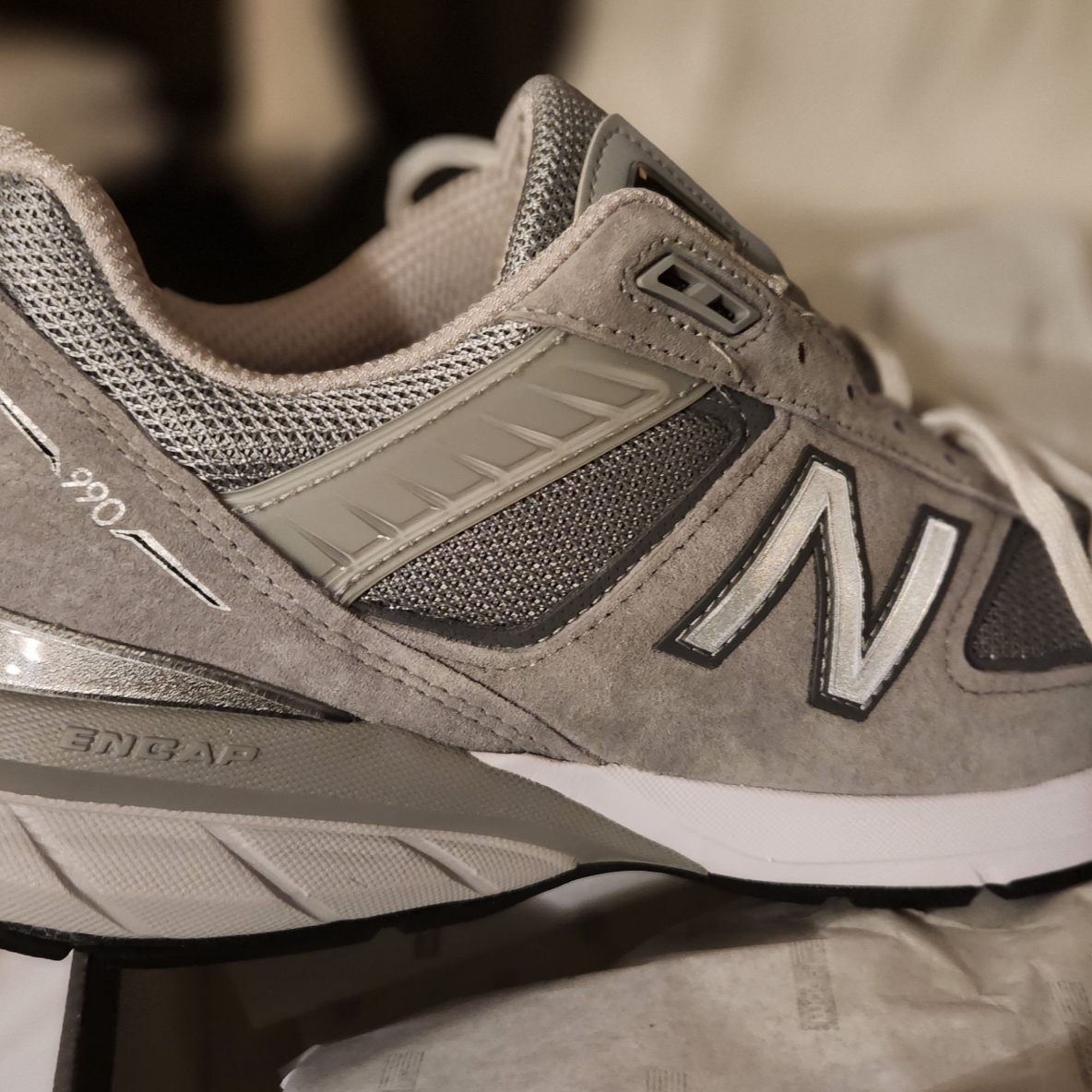 New Balance 990v5 Made in USA Grey - B Narrow, New Balance 990v5 Made in USA Grey - 6E XXWide 착용 스타일 - 1