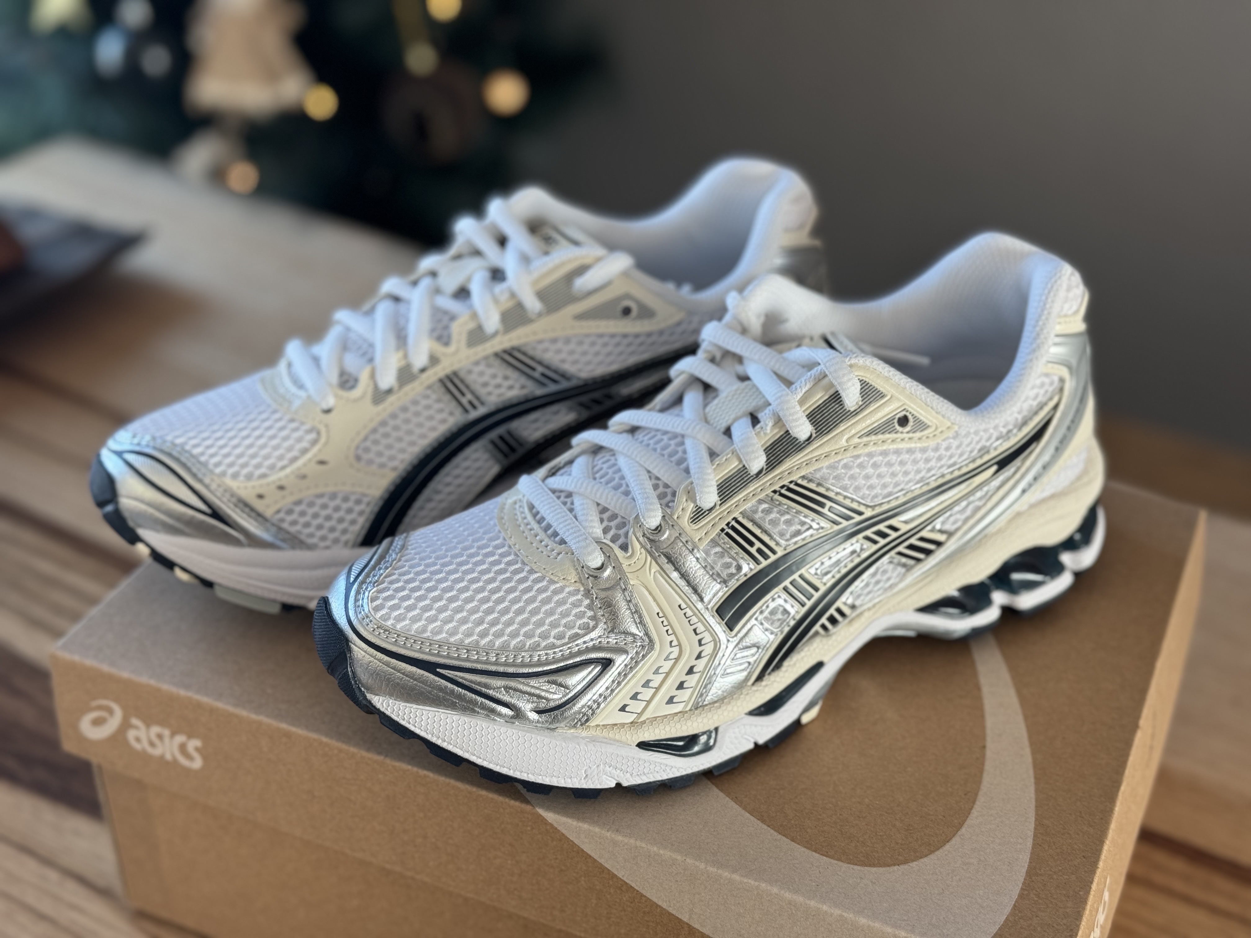 (W) Asics Gel-Kayano 14 White Midnight 착용 스타일 - 2