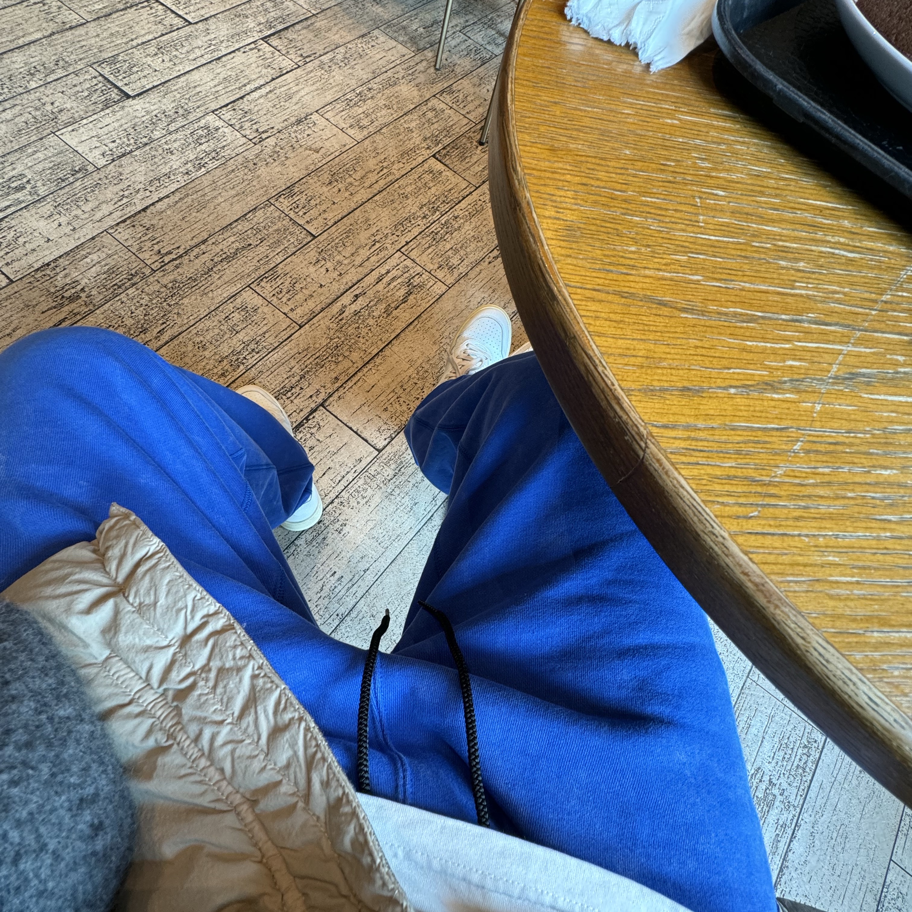 (W) Autry Medalist Low Leather Sneakers White, Nike x Stussy NRG Acid Washed Fleece Pants Game Royal (DR4025-480) 착용 스타일