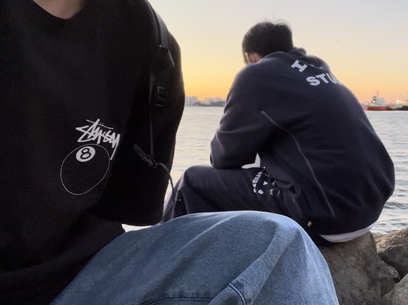 IAB Studio x Lee Pigment Sweatpants Indigo Navy, IAB Studio x Lee Pigment Sweatshirt Indigo Navy 착용 스타일
