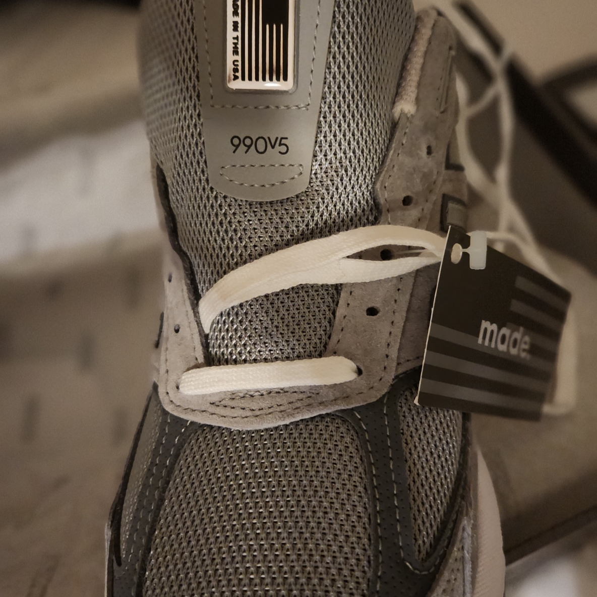 New Balance 990v5 Made in USA Grey - B Narrow, New Balance 990v5 Made in USA Grey - 6E XXWide 착용 스타일 - 2