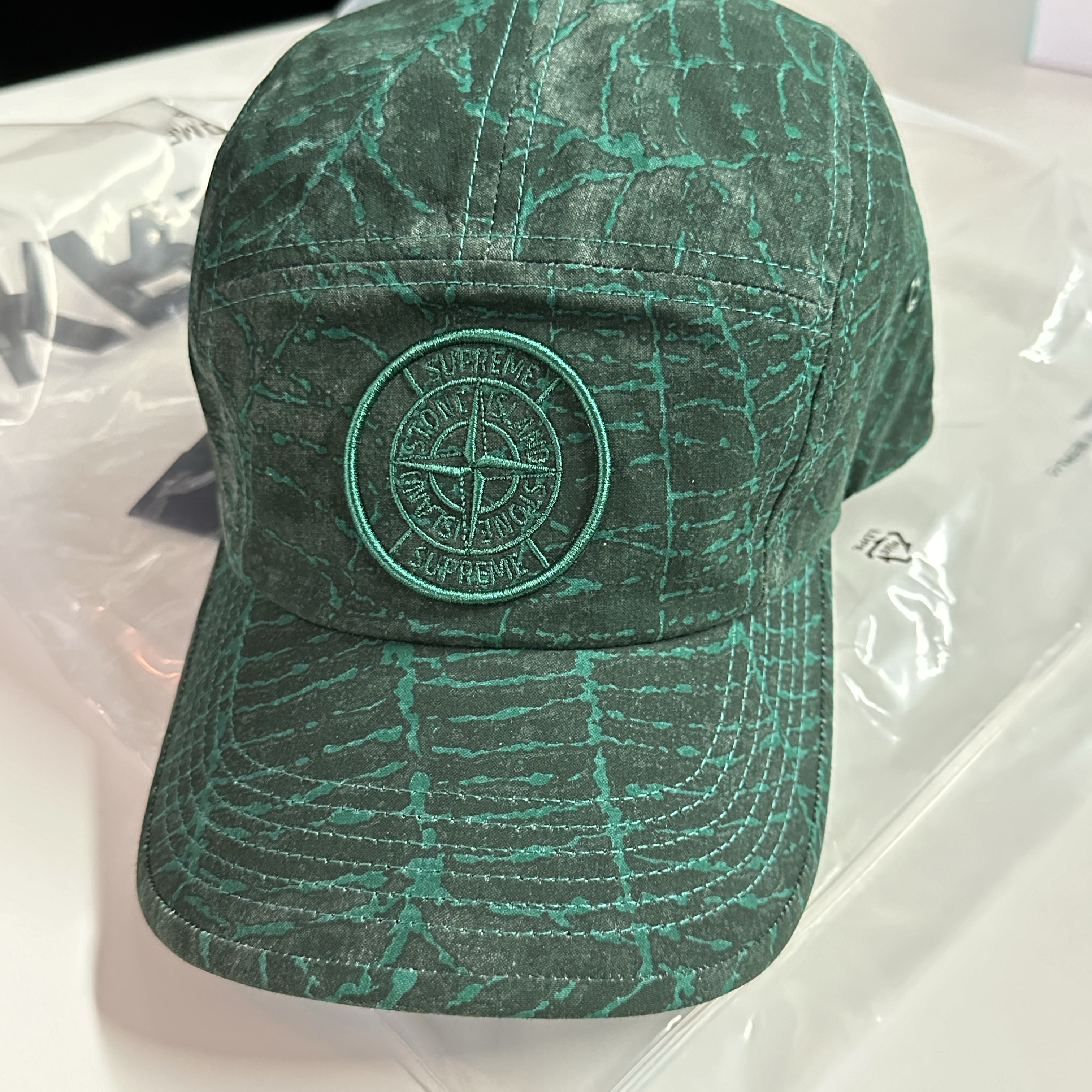 Supreme x Stone Island Camp Cap Dark Green - 23FW 착용 스타일