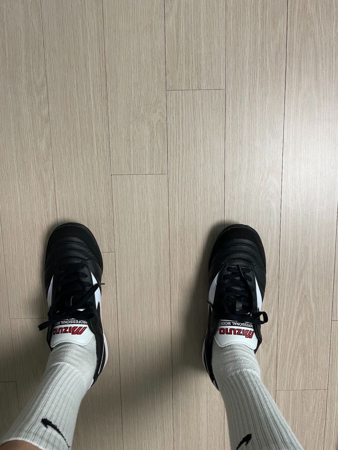 Mizuno Morelia Sala Japan TF Black White 착용 스타일