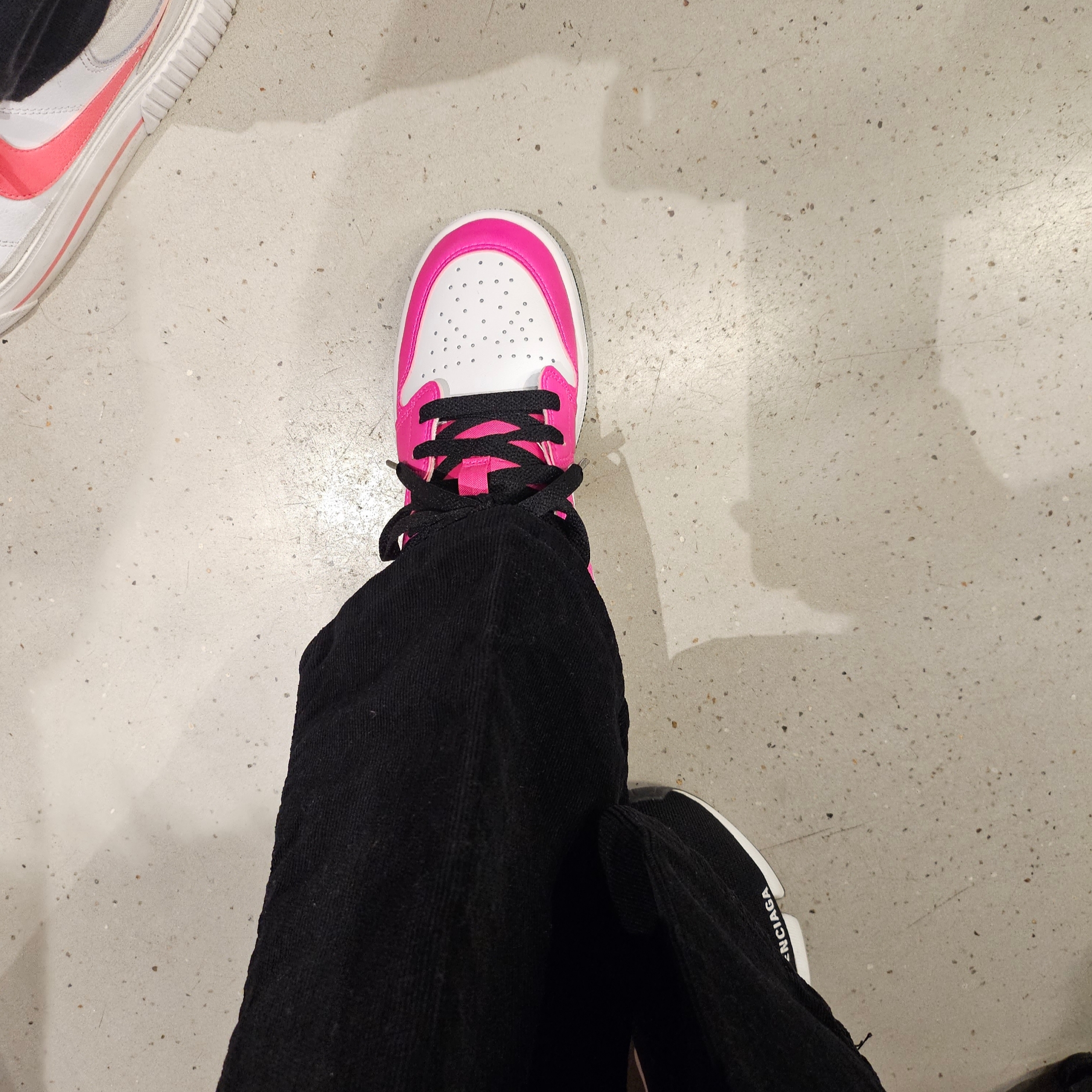 (GS) Jordan 1 Low Fierce Pink 착용 스타일 - 1