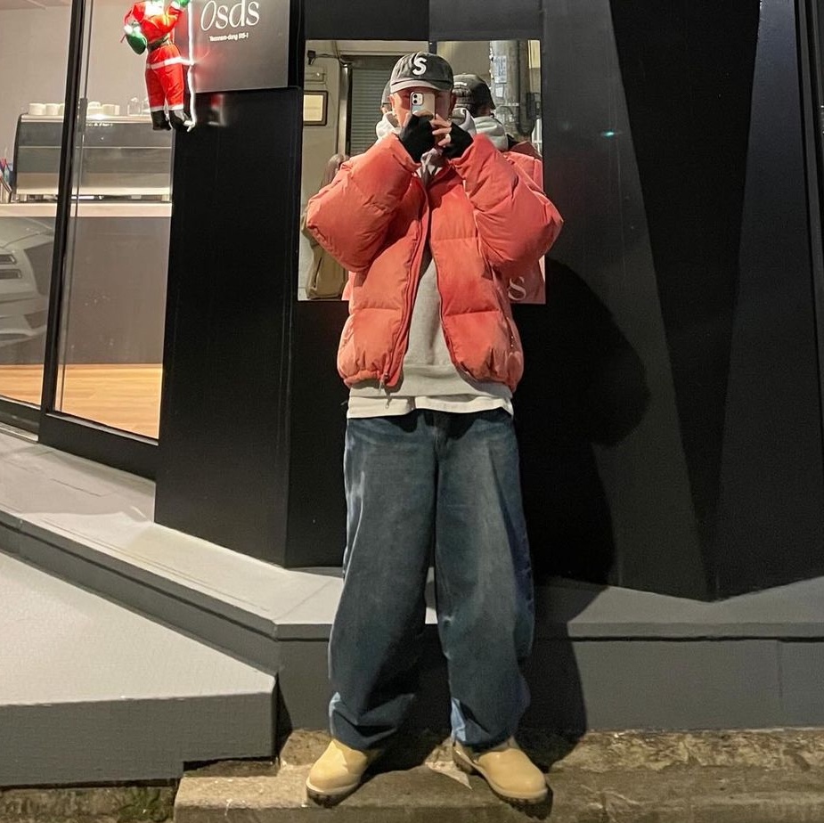 Stussy Recycled Nylon Down Puffer Faded Red, Supreme Pigment Canvas S Logo 6-Panel Black - 23SS 착용 스타일 - 1